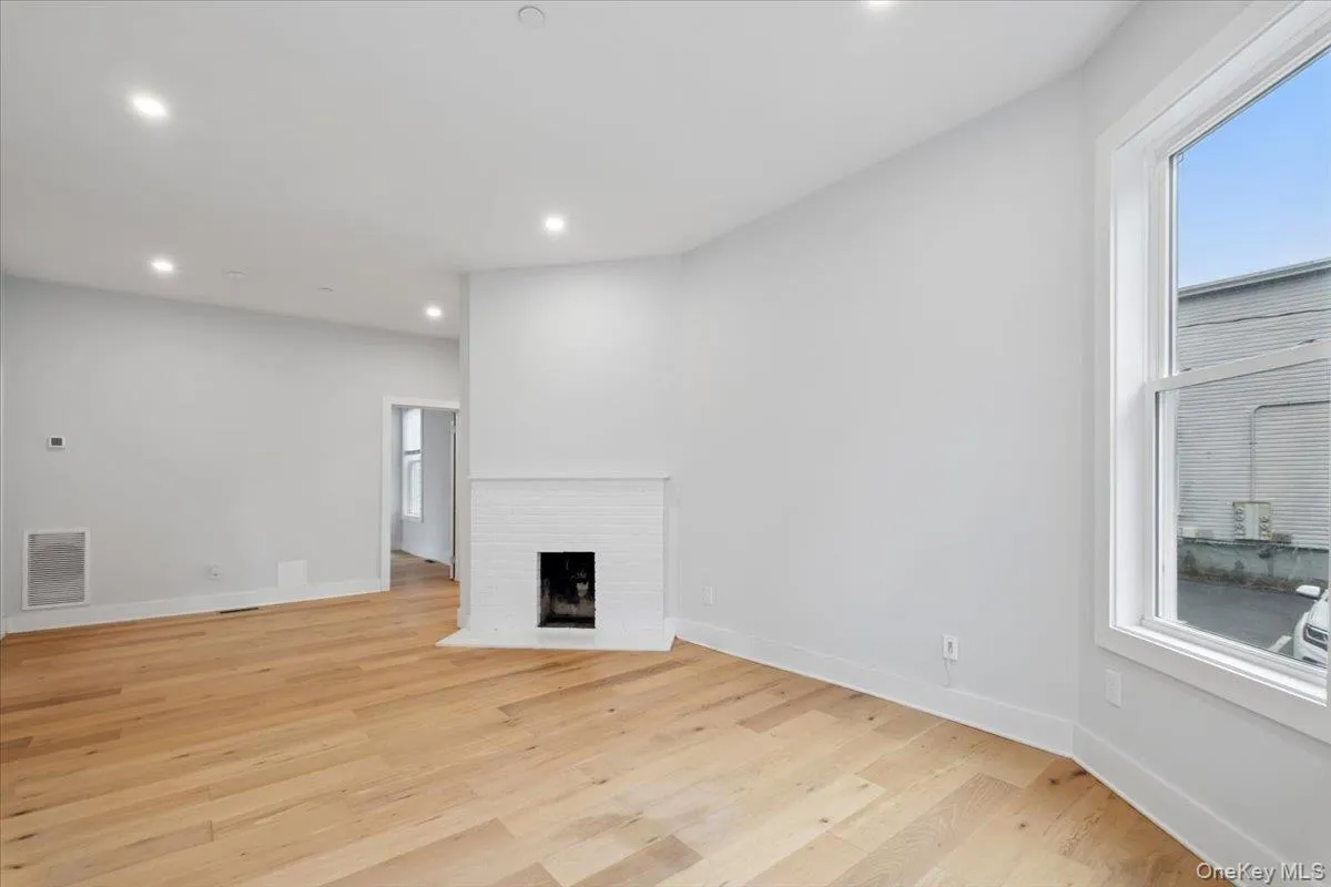 56 Wildey Street, Greenburgh, NY, 2 Bedrooms Bedrooms, 5 Rooms Rooms,1 BathroomBathrooms,Residential Lease,For Rent,Wildey,0,976358 56 Wildey Street, Greenburgh, NY, 2 Bedrooms Bedrooms, 5 Rooms Rooms,1 BathroomBathrooms,Residential Lease,For Rent,Wildey,0,976358