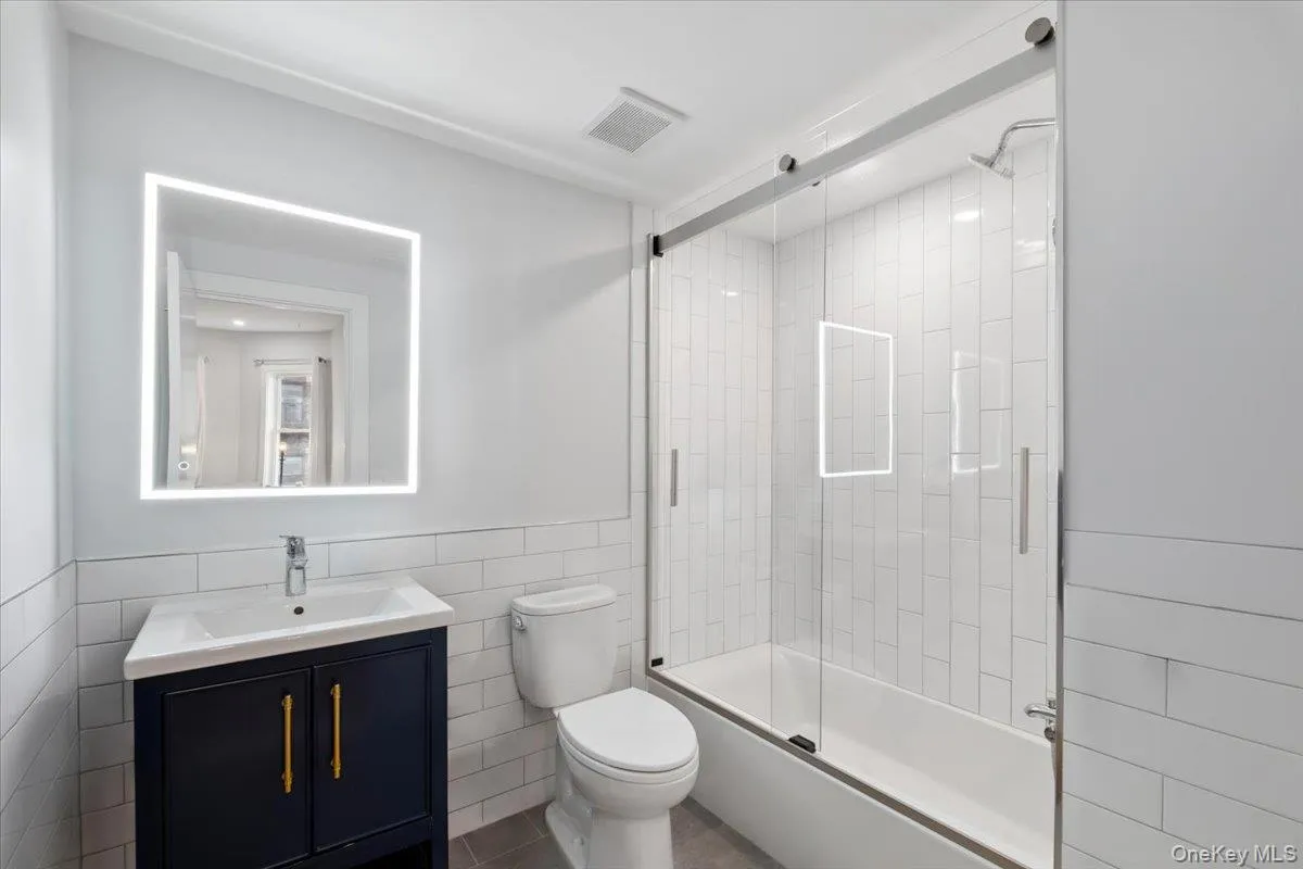 56 Wildey Street, Greenburgh, NY, 2 Bedrooms Bedrooms, 5 Rooms Rooms,1 BathroomBathrooms,Residential Lease,For Rent,Wildey,0,976358 56 Wildey Street, Greenburgh, NY, 2 Bedrooms Bedrooms, 5 Rooms Rooms,1 BathroomBathrooms,Residential Lease,For Rent,Wildey,0,976358