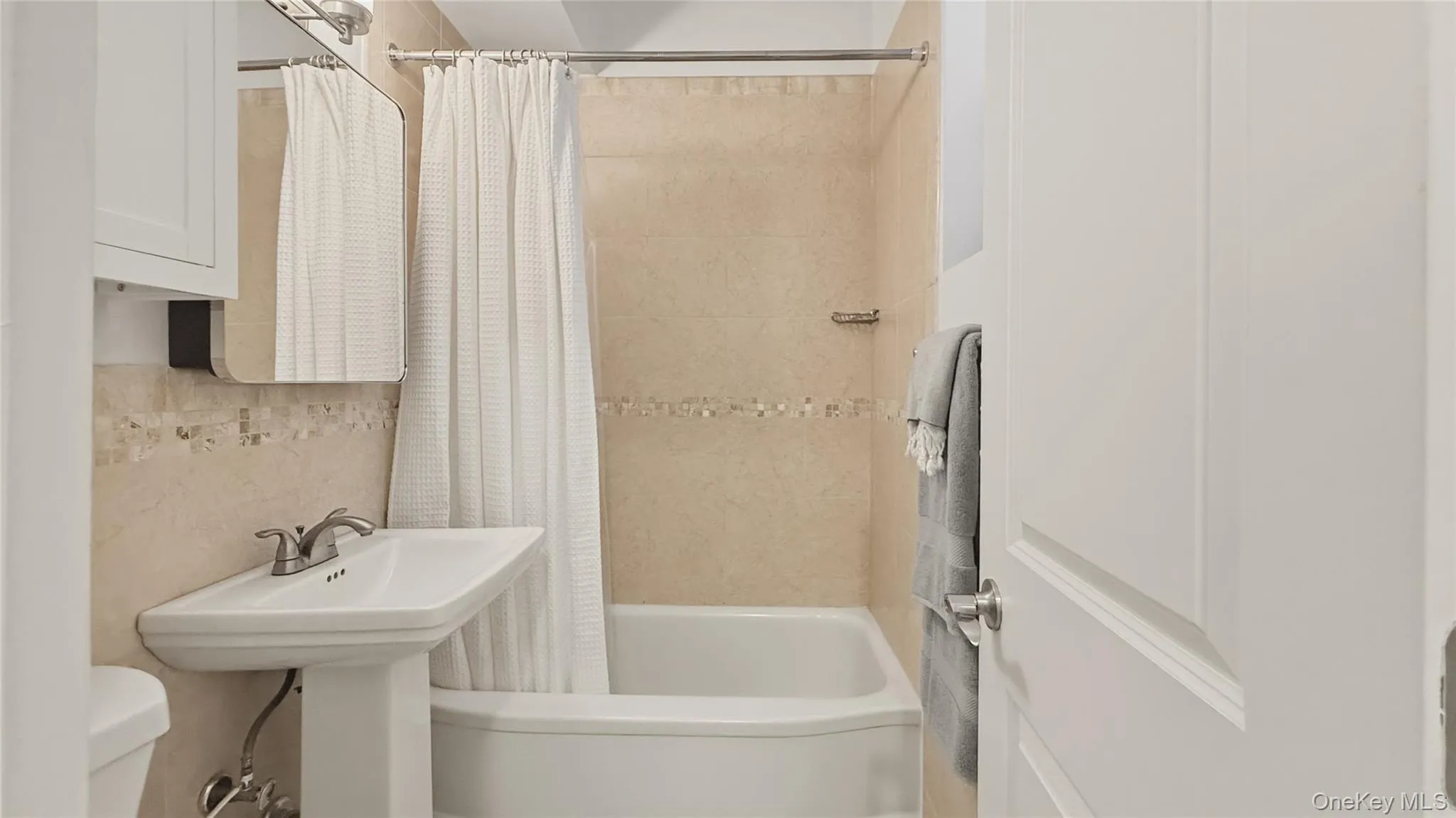 4489 Broadway, New York, NY, 1 Bedroom Bedrooms, 3 Rooms Rooms,1 BathroomBathrooms,Residential Lease,For Rent,Broadway,0,976362 4489 Broadway, New York, NY, 1 Bedroom Bedrooms, 3 Rooms Rooms,1 BathroomBathrooms,Residential Lease,For Rent,Broadway,0,976362