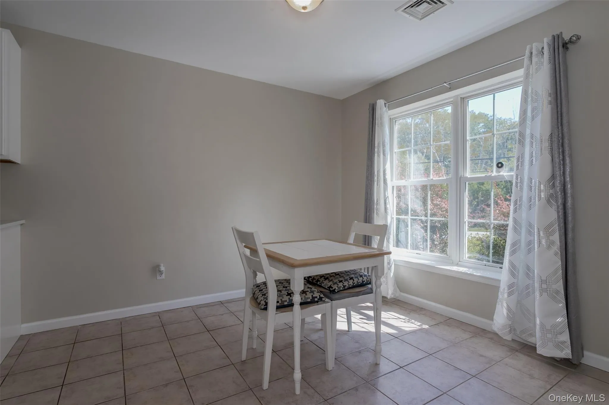 423 Kings Highway, Warwick (town), NY, 3 Bedrooms Bedrooms, 8 Rooms Rooms,1 BathroomBathrooms,Residential Lease,For Rent,Kings,0,976391 423 Kings Highway, Warwick (town), NY, 3 Bedrooms Bedrooms, 8 Rooms Rooms,1 BathroomBathrooms,Residential Lease,For Rent,Kings,0,976391