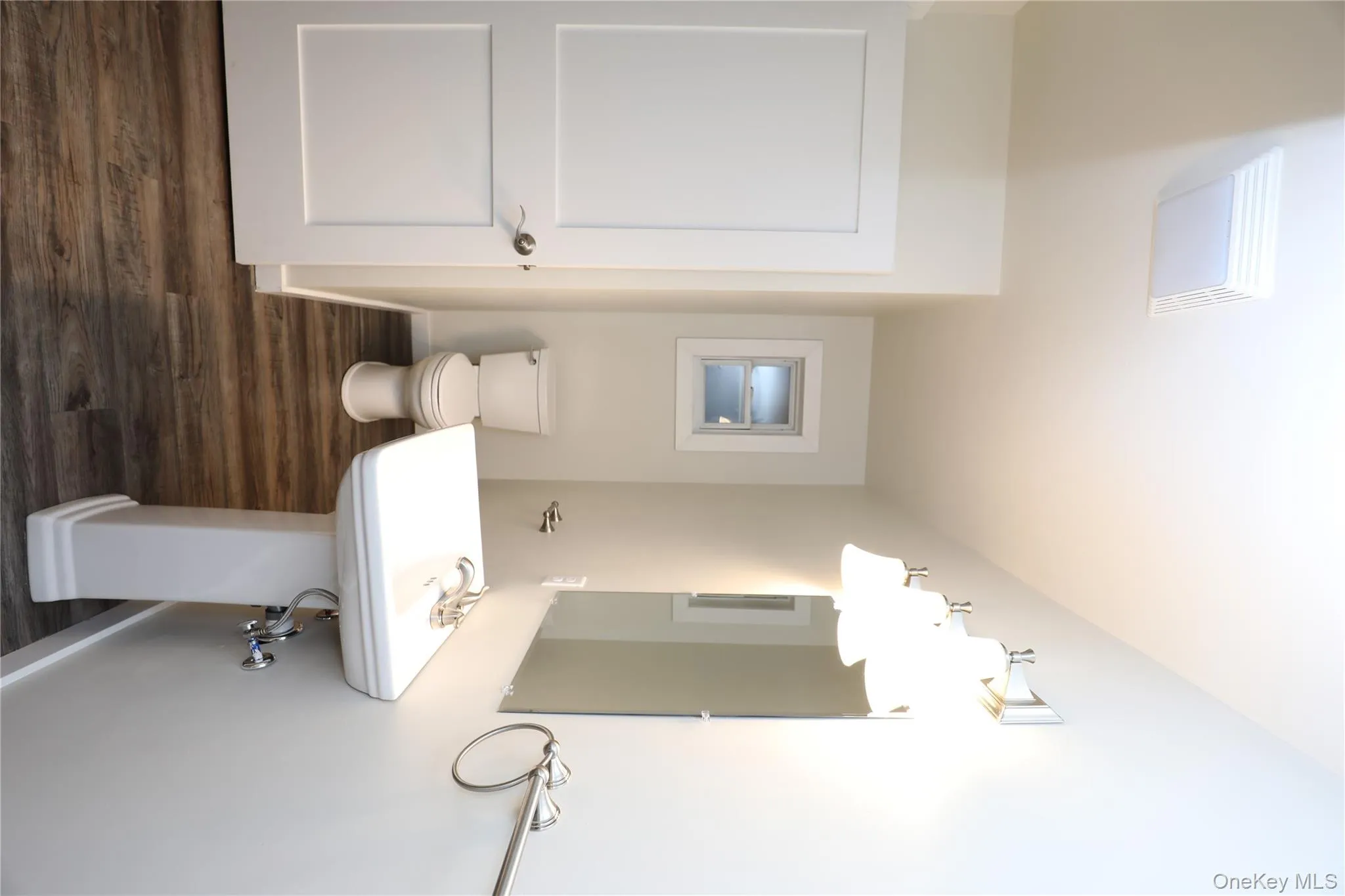 14311 9W, New Baltimore, NY, 4 Bedrooms Bedrooms, 5 Rooms Rooms,2 BathroomsBathrooms,Residential Lease,For Rent,9W,0,976430 14311 9W, New Baltimore, NY, 4 Bedrooms Bedrooms, 5 Rooms Rooms,2 BathroomsBathrooms,Residential Lease,For Rent,9W,0,976430