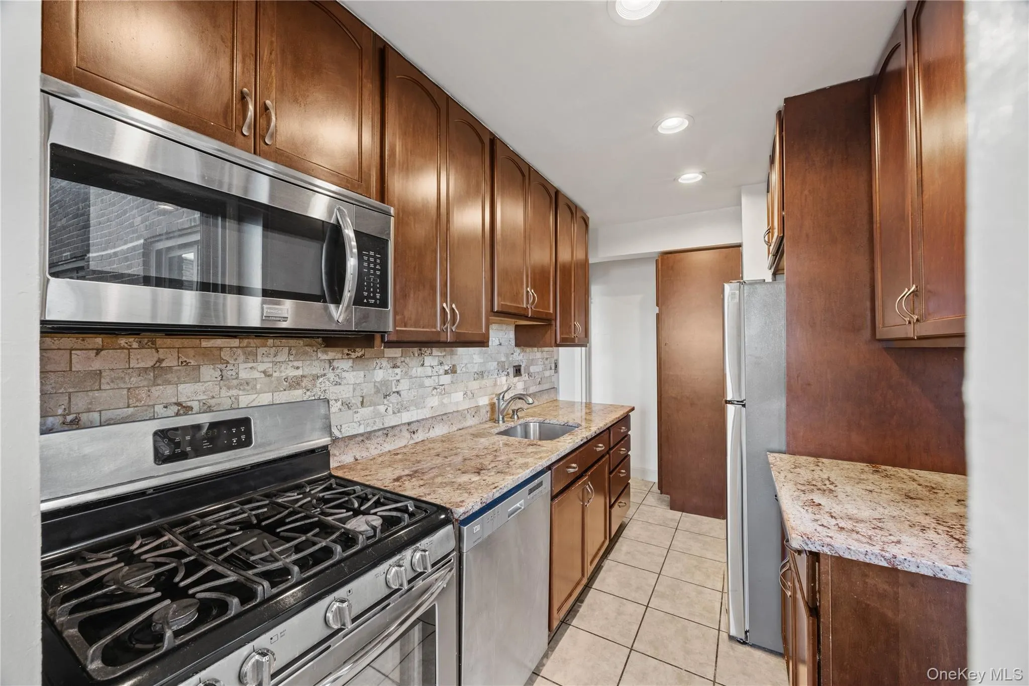 2835 Webb Avenue, New York, NY, 2 Bedrooms Bedrooms, ,2 BathroomsBathrooms,Residential,For Rent,Webb,0,976439 2835 Webb Avenue, New York, NY, 2 Bedrooms Bedrooms, ,2 BathroomsBathrooms,Residential,For Rent,Webb,0,976439