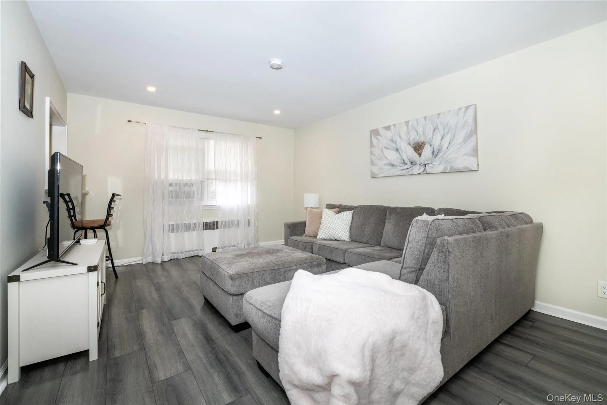 450 Pelham Road, New Rochelle, NY, 1 Bedroom Bedrooms, 4 Rooms Rooms,1 BathroomBathrooms,Residential,For Rent,Pelham,0,976440 450 Pelham Road, New Rochelle, NY, 1 Bedroom Bedrooms, 4 Rooms Rooms,1 BathroomBathrooms,Residential,For Rent,Pelham,0,976440