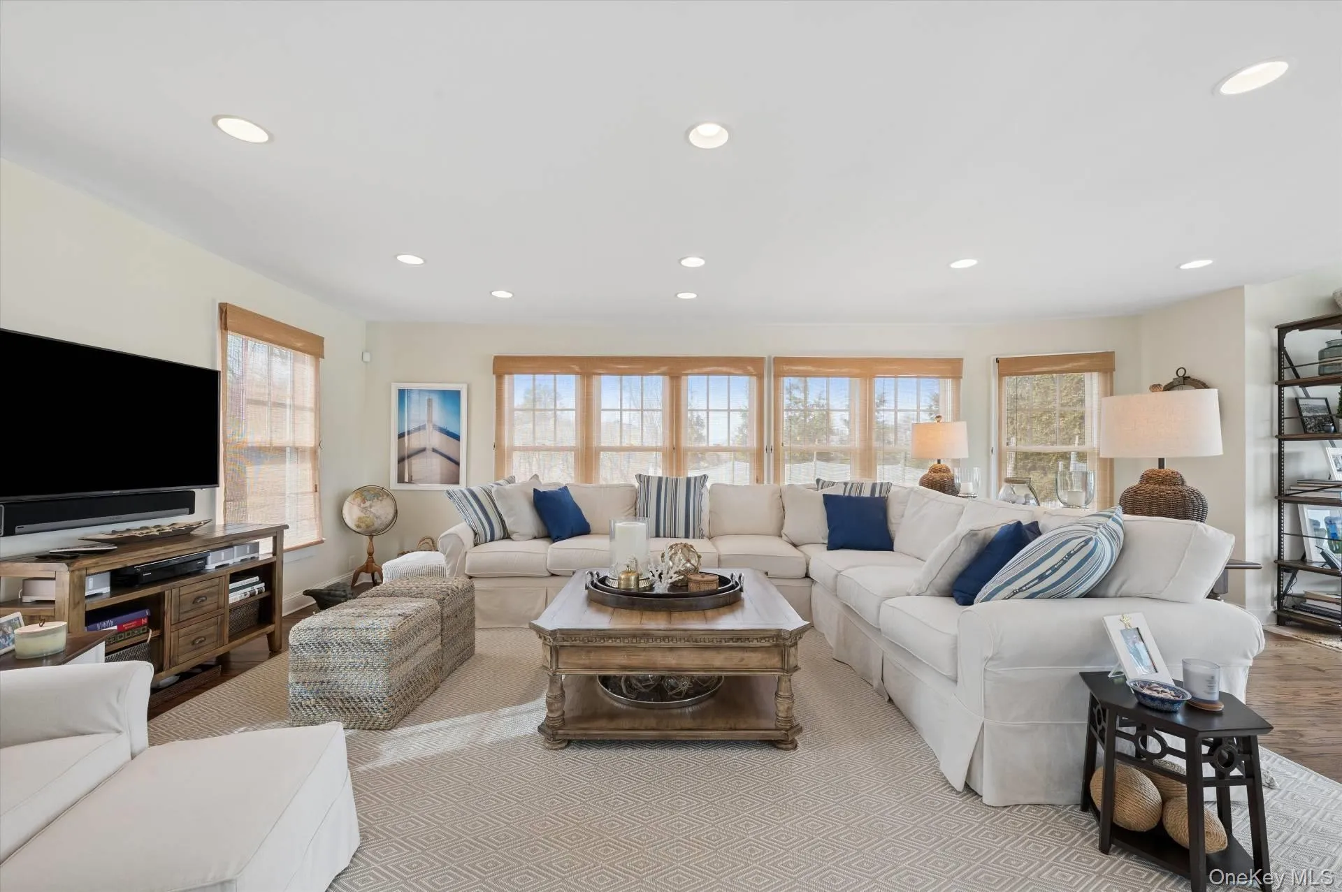26 Odgen Lane, Southampton, NY, 6 Bedrooms Bedrooms, 15 Rooms Rooms,4 BathroomsBathrooms,Residential Lease,For Rent,Odgen,0,976448 26 Odgen Lane, Southampton, NY, 6 Bedrooms Bedrooms, 15 Rooms Rooms,4 BathroomsBathrooms,Residential Lease,For Rent,Odgen,0,976448
