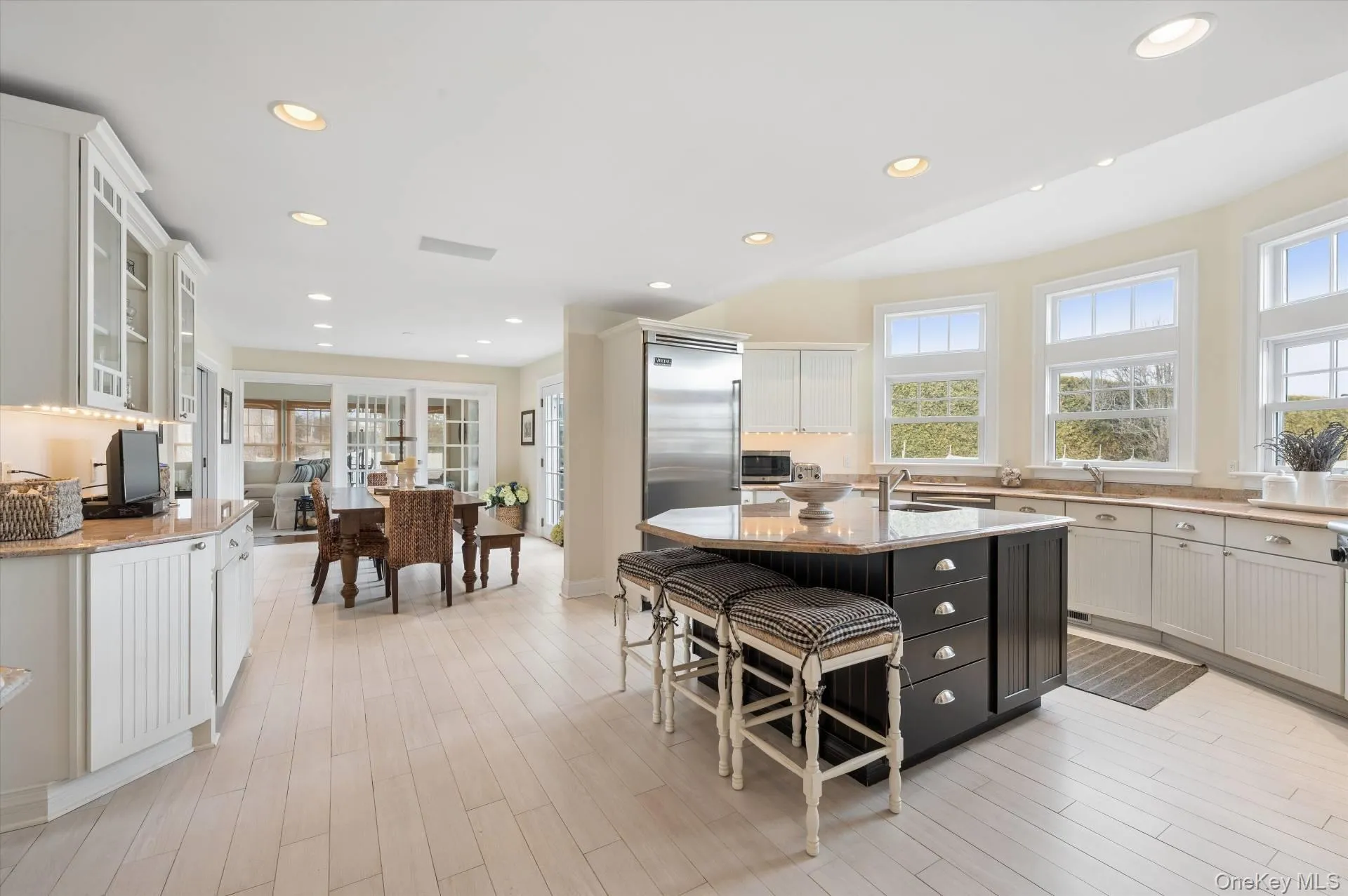 26 Odgen Lane, Southampton, NY, 6 Bedrooms Bedrooms, 15 Rooms Rooms,4 BathroomsBathrooms,Residential Lease,For Rent,Odgen,0,976448 26 Odgen Lane, Southampton, NY, 6 Bedrooms Bedrooms, 15 Rooms Rooms,4 BathroomsBathrooms,Residential Lease,For Rent,Odgen,0,976448