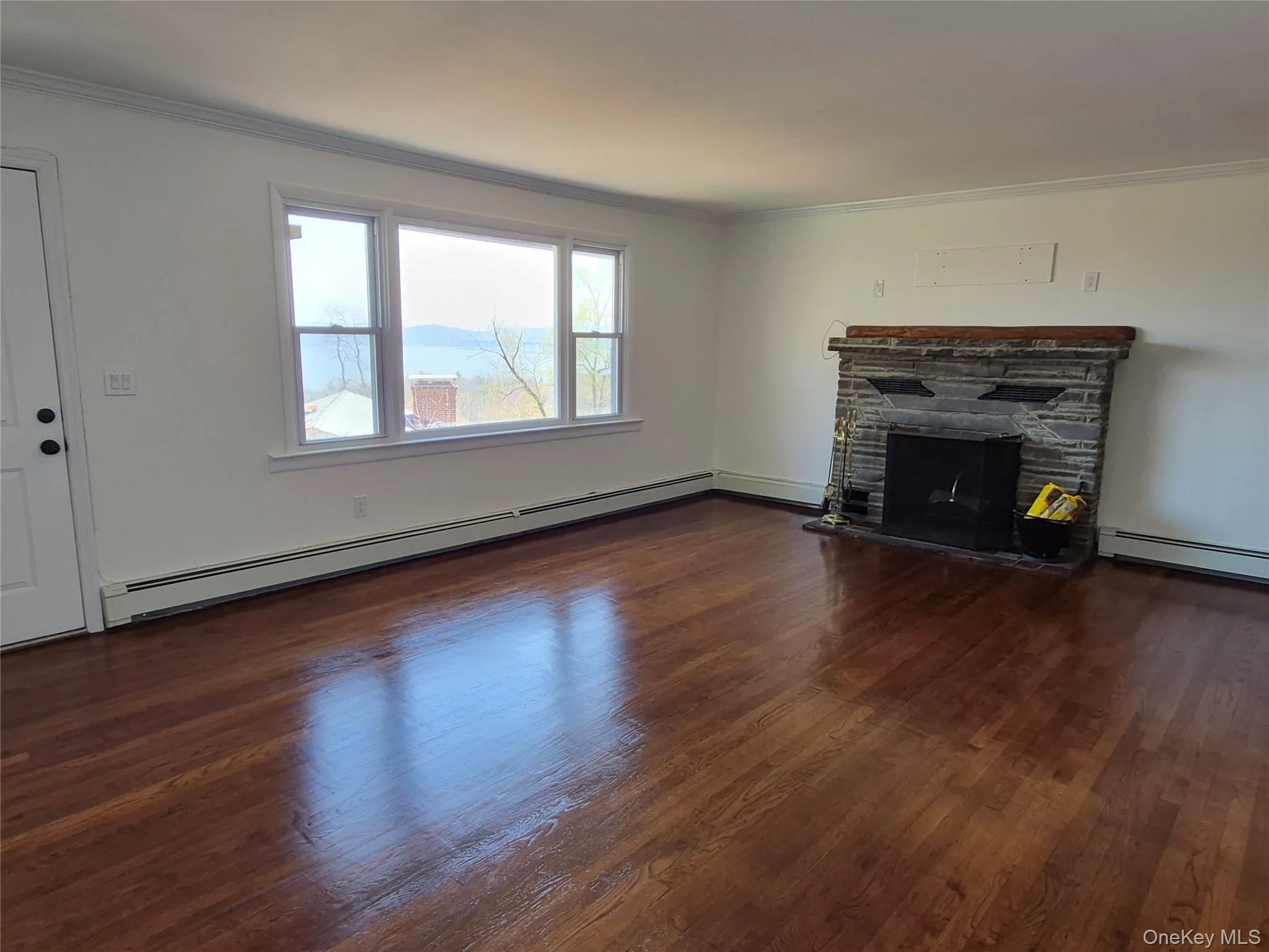 27 Oakwood Drive, Orangetown, NY, 3 Bedrooms Bedrooms, 6 Rooms Rooms,1 BathroomBathrooms,Residential Lease,For Rent,Oakwood,0,976461 27 Oakwood Drive, Orangetown, NY, 3 Bedrooms Bedrooms, 6 Rooms Rooms,1 BathroomBathrooms,Residential Lease,For Rent,Oakwood,0,976461