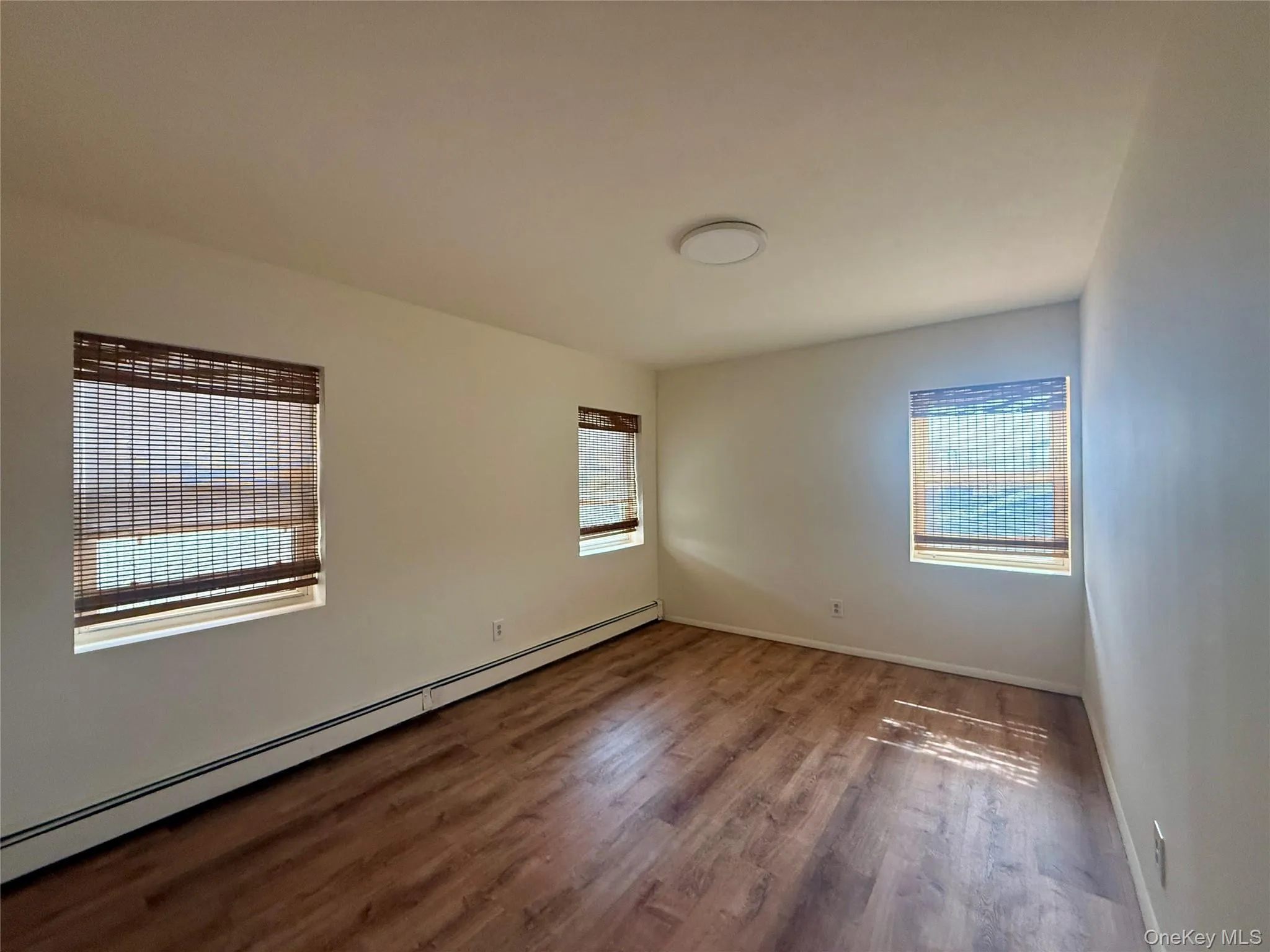 765 Shore Road, Long Beach, NY, 2 Bedrooms Bedrooms, 4 Rooms Rooms,1 BathroomBathrooms,Residential Lease,For Rent,Shore,0,976466 765 Shore Road, Long Beach, NY, 2 Bedrooms Bedrooms, 4 Rooms Rooms,1 BathroomBathrooms,Residential Lease,For Rent,Shore,0,976466