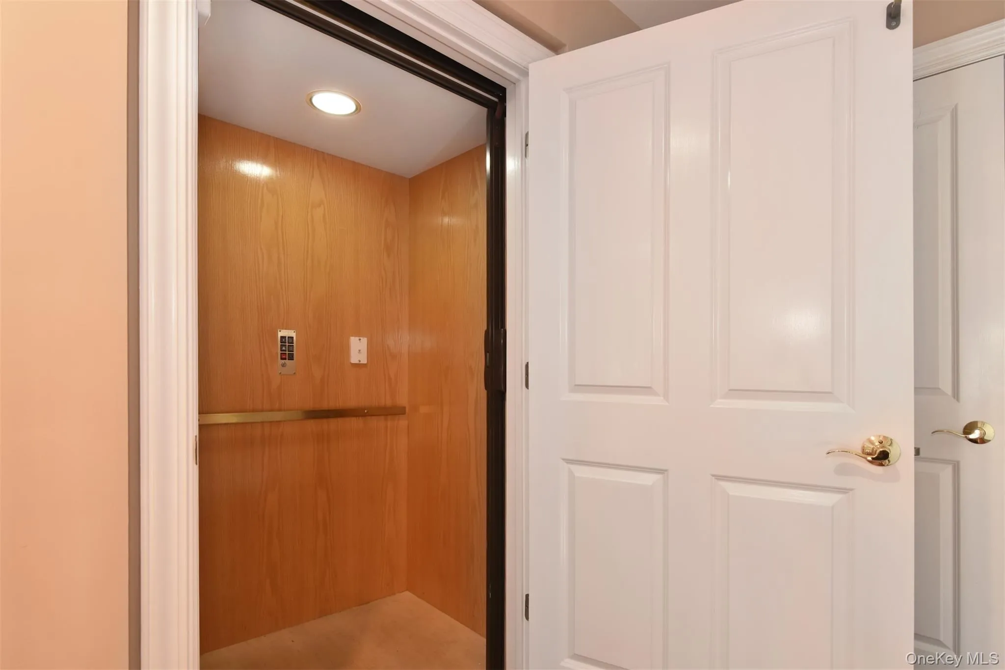 9 Stony Gate Oval, New Rochelle, NY, 4 Bedrooms Bedrooms, 10 Rooms Rooms,3 BathroomsBathrooms,Residential Lease,For Rent,Stony Gate,0,976471 9 Stony Gate Oval, New Rochelle, NY, 4 Bedrooms Bedrooms, 10 Rooms Rooms,3 BathroomsBathrooms,Residential Lease,For Rent,Stony Gate,0,976471