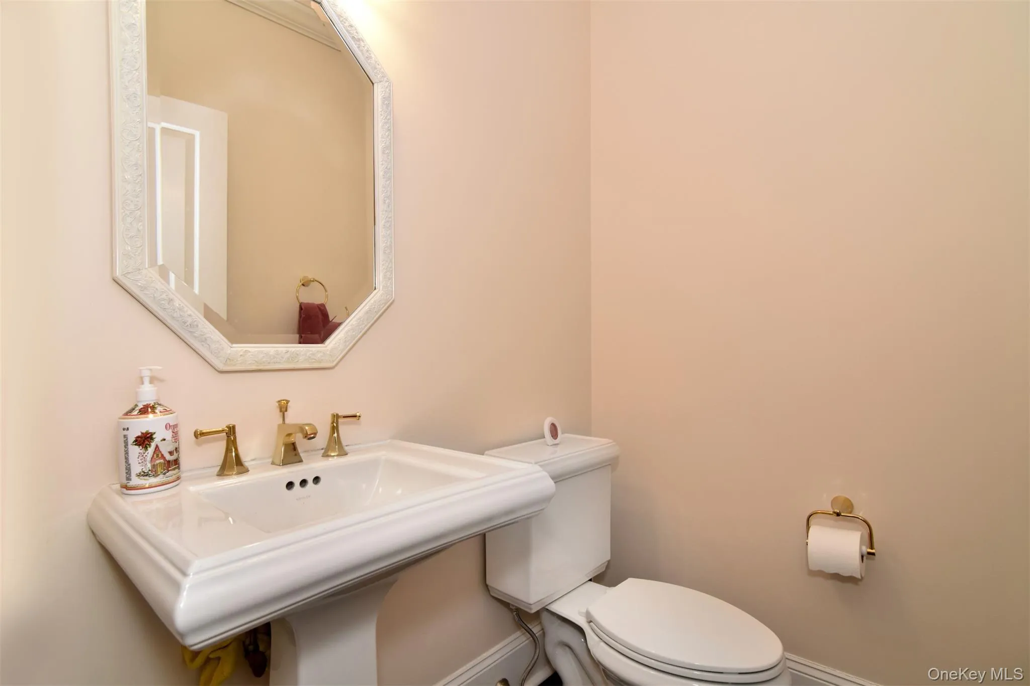 9 Stony Gate Oval, New Rochelle, NY, 4 Bedrooms Bedrooms, 10 Rooms Rooms,3 BathroomsBathrooms,Residential Lease,For Rent,Stony Gate,0,976471 9 Stony Gate Oval, New Rochelle, NY, 4 Bedrooms Bedrooms, 10 Rooms Rooms,3 BathroomsBathrooms,Residential Lease,For Rent,Stony Gate,0,976471