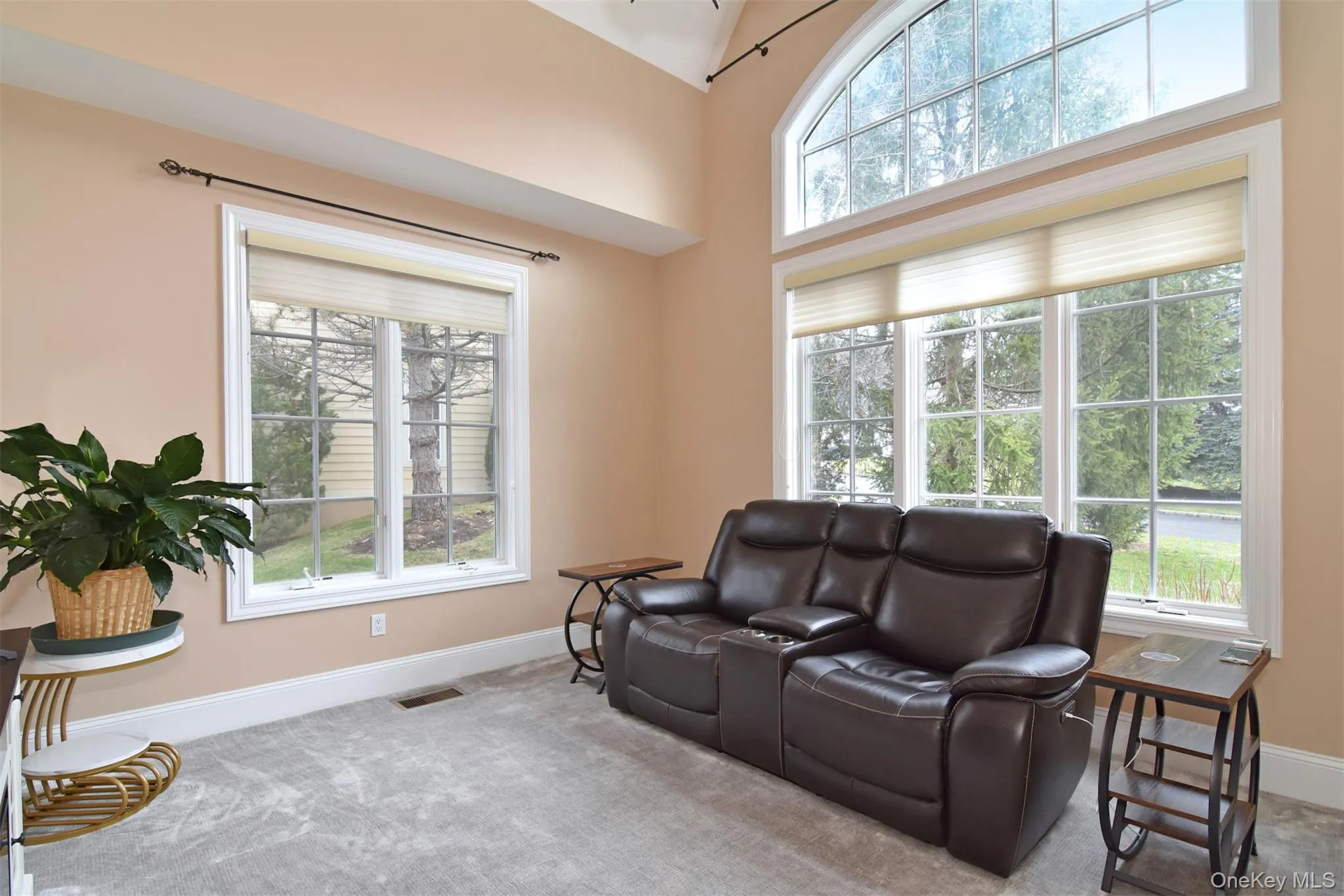 9 Stony Gate Oval, New Rochelle, NY, 4 Bedrooms Bedrooms, 10 Rooms Rooms,3 BathroomsBathrooms,Residential Lease,For Rent,Stony Gate,0,976471 9 Stony Gate Oval, New Rochelle, NY, 4 Bedrooms Bedrooms, 10 Rooms Rooms,3 BathroomsBathrooms,Residential Lease,For Rent,Stony Gate,0,976471