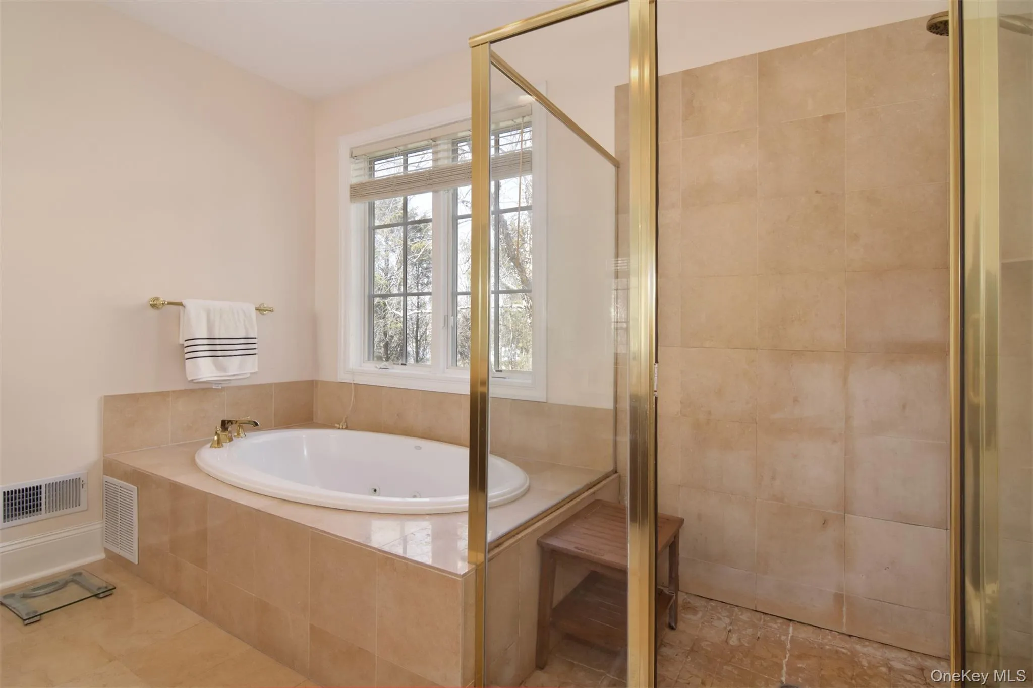 9 Stony Gate Oval, New Rochelle, NY, 4 Bedrooms Bedrooms, 10 Rooms Rooms,3 BathroomsBathrooms,Residential Lease,For Rent,Stony Gate,0,976471 9 Stony Gate Oval, New Rochelle, NY, 4 Bedrooms Bedrooms, 10 Rooms Rooms,3 BathroomsBathrooms,Residential Lease,For Rent,Stony Gate,0,976471