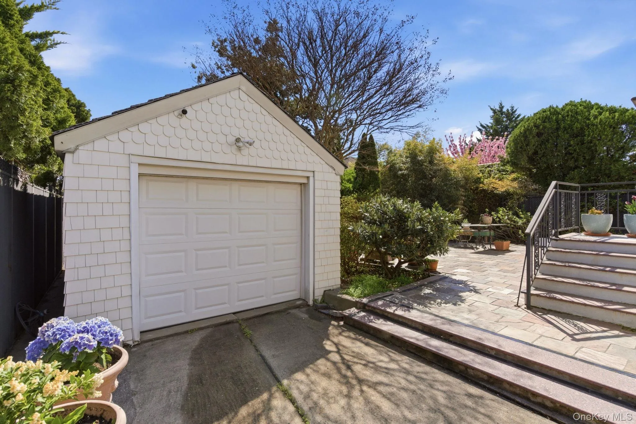 Detached garageGreat space Detached garageGreat space