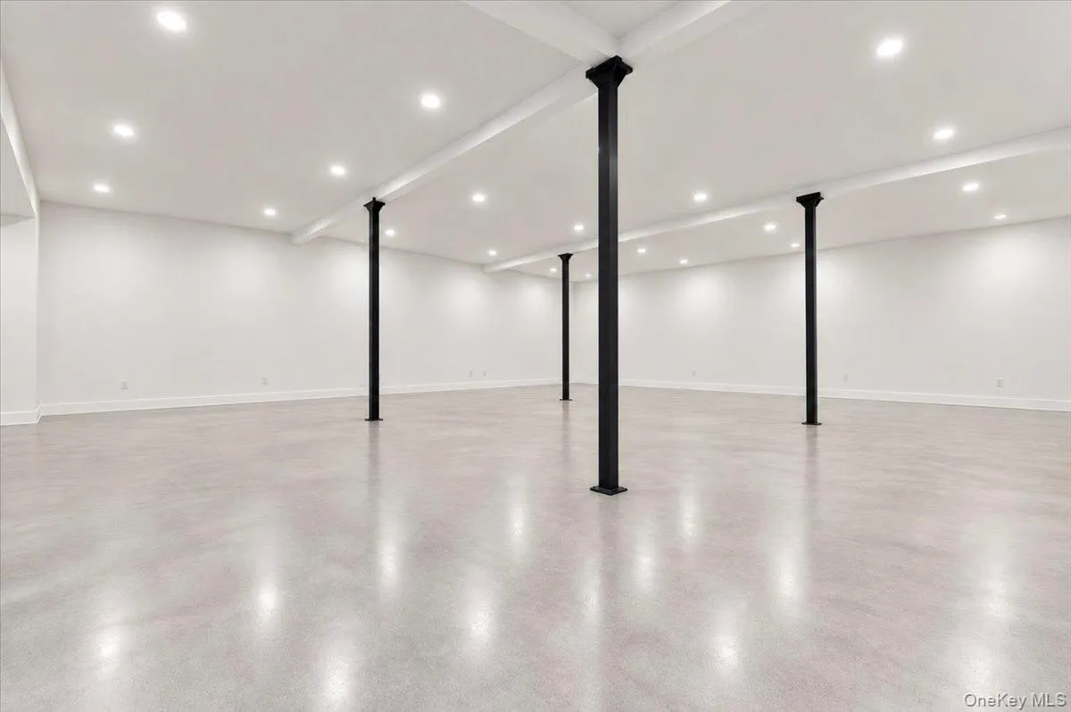 2-20 Larkfield Road, Huntington, NY, ,Commercial Lease,For Rent,Larkfield,0,976483 2-20 Larkfield Road, Huntington, NY, ,Commercial Lease,For Rent,Larkfield,0,976483