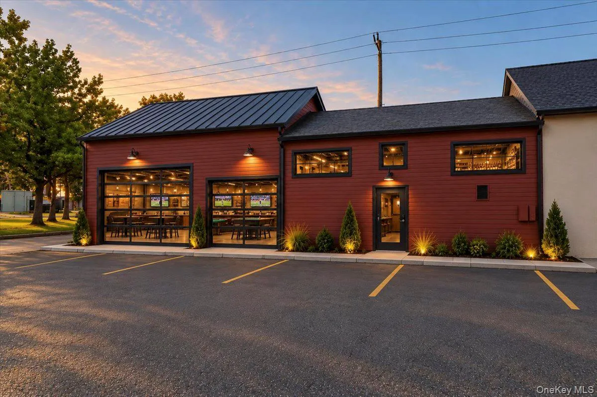 2-20 Larkfield Road, Huntington, NY, ,Commercial Lease,For Rent,Larkfield,0,976483 2-20 Larkfield Road, Huntington, NY, ,Commercial Lease,For Rent,Larkfield,0,976483