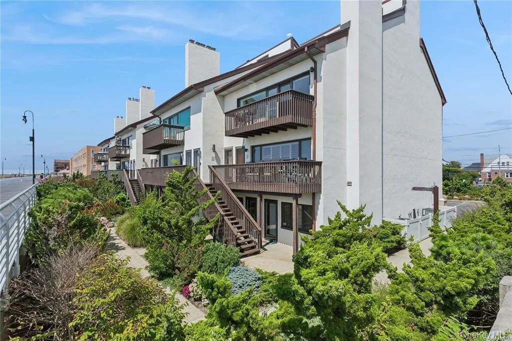 615A Oceanfront, Long Beach, NY, 3 Bedrooms Bedrooms, 7 Rooms Rooms,2 BathroomsBathrooms,Residential Lease,For Rent,Oceanfront,0,976490 615A Oceanfront, Long Beach, NY, 3 Bedrooms Bedrooms, 7 Rooms Rooms,2 BathroomsBathrooms,Residential Lease,For Rent,Oceanfront,0,976490