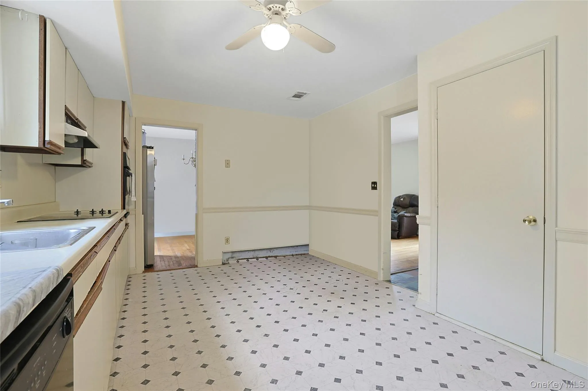 381 Route 32, Woodbury, NY, 4 Bedrooms Bedrooms, 15 Rooms Rooms,2 BathroomsBathrooms,Residential,For Rent,Route 32,0,976497 381 Route 32, Woodbury, NY, 4 Bedrooms Bedrooms, 15 Rooms Rooms,2 BathroomsBathrooms,Residential,For Rent,Route 32,0,976497