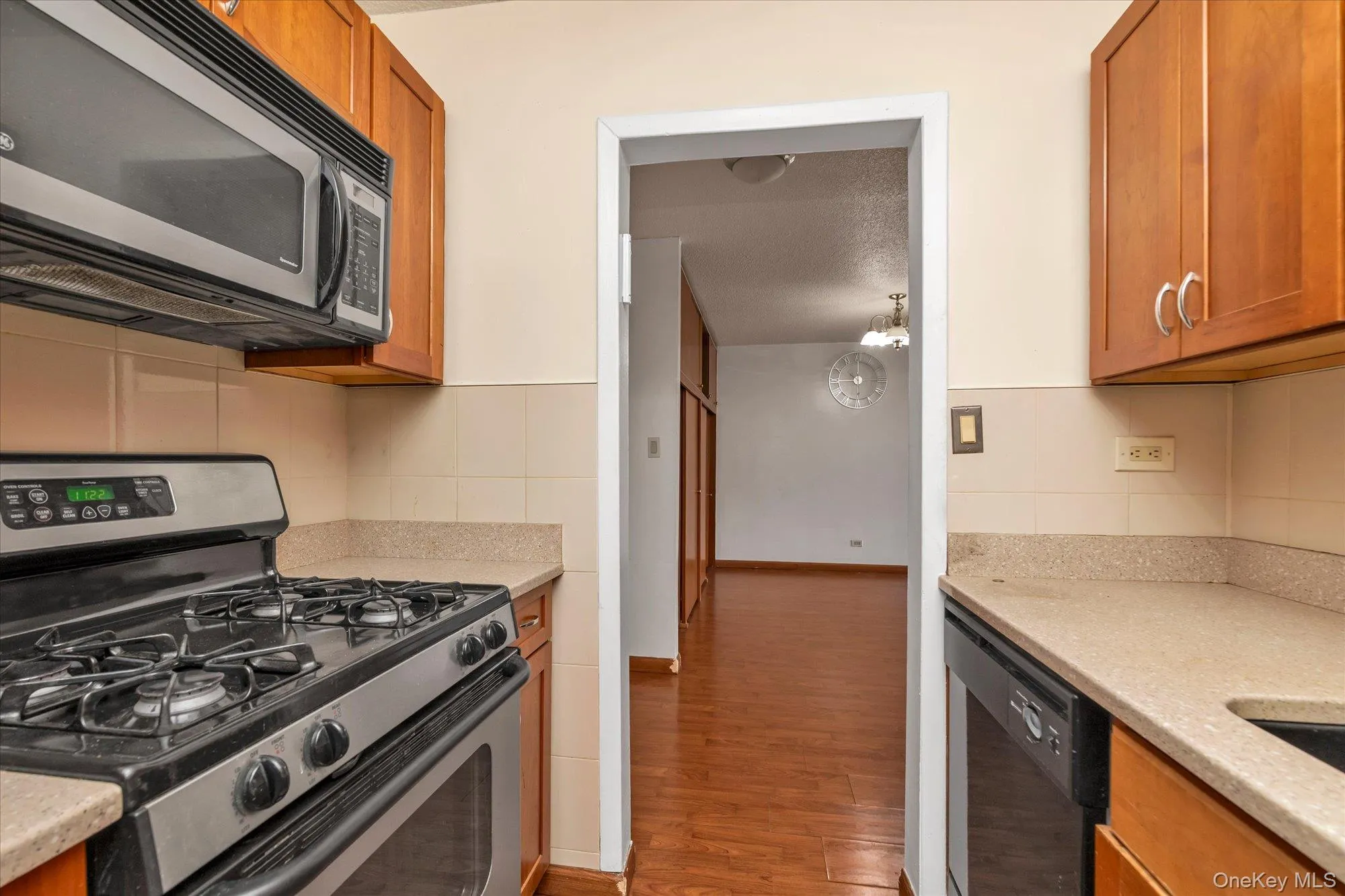 15038 Union Turnpike, New York, NY, 1 Bedroom Bedrooms, 4 Rooms Rooms,1 BathroomBathrooms,Residential,For Rent,Union,0,976517 15038 Union Turnpike, New York, NY, 1 Bedroom Bedrooms, 4 Rooms Rooms,1 BathroomBathrooms,Residential,For Rent,Union,0,976517