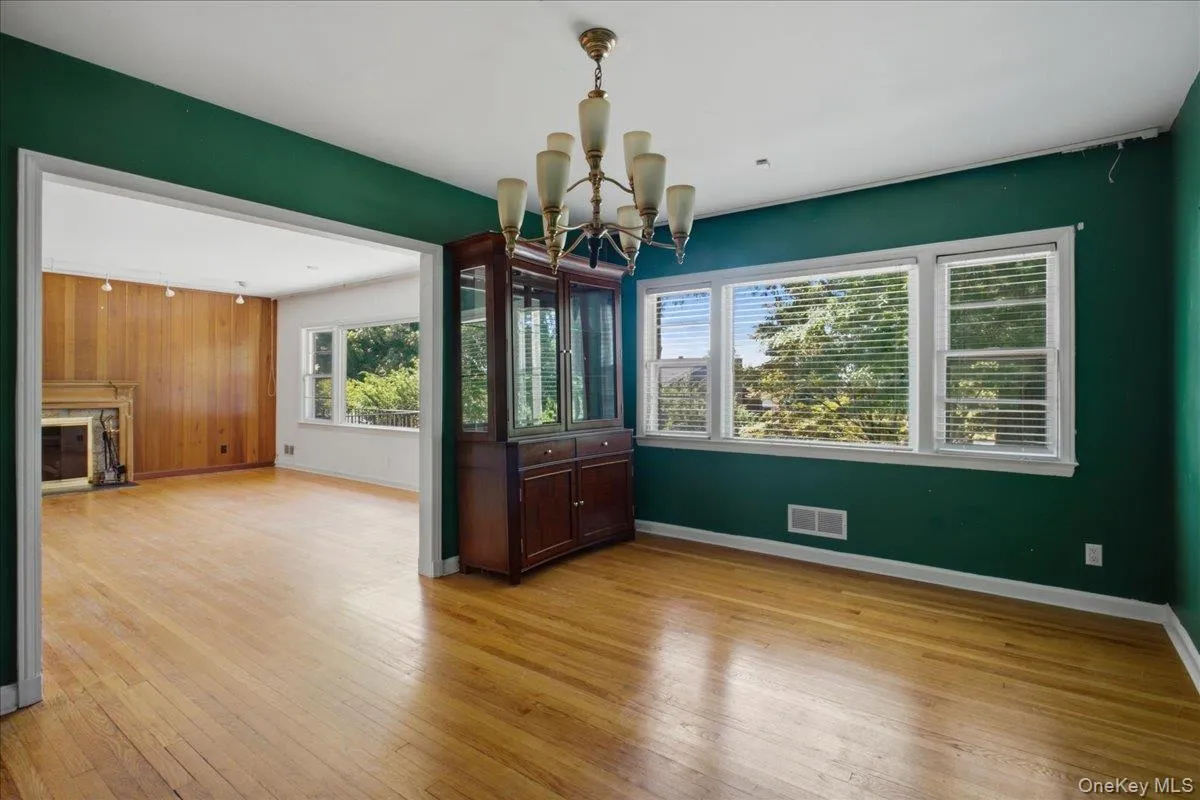 1 Beaufort Street, Greenburgh, NY, 3 Bedrooms Bedrooms, 9 Rooms Rooms,3 BathroomsBathrooms,Residential,For Rent,Beaufort,0,976522 1 Beaufort Street, Greenburgh, NY, 3 Bedrooms Bedrooms, 9 Rooms Rooms,3 BathroomsBathrooms,Residential,For Rent,Beaufort,0,976522