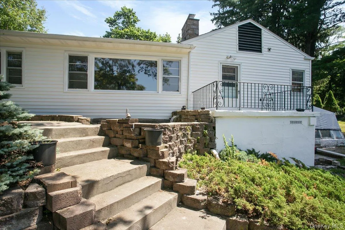 1 Beaufort Street, Greenburgh, NY, 3 Bedrooms Bedrooms, 9 Rooms Rooms,3 BathroomsBathrooms,Residential,For Rent,Beaufort,0,976522 1 Beaufort Street, Greenburgh, NY, 3 Bedrooms Bedrooms, 9 Rooms Rooms,3 BathroomsBathrooms,Residential,For Rent,Beaufort,0,976522