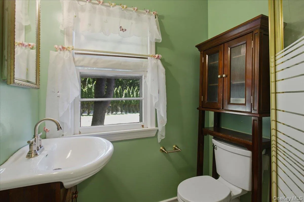 1 Beaufort Street, Greenburgh, NY, 3 Bedrooms Bedrooms, 9 Rooms Rooms,3 BathroomsBathrooms,Residential,For Rent,Beaufort,0,976522 1 Beaufort Street, Greenburgh, NY, 3 Bedrooms Bedrooms, 9 Rooms Rooms,3 BathroomsBathrooms,Residential,For Rent,Beaufort,0,976522
