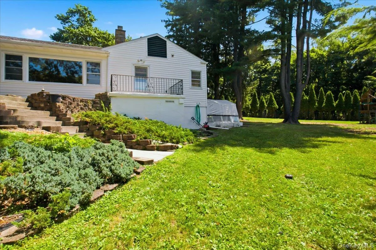 1 Beaufort Street, Greenburgh, NY, 3 Bedrooms Bedrooms, 9 Rooms Rooms,3 BathroomsBathrooms,Residential,For Rent,Beaufort,0,976522 1 Beaufort Street, Greenburgh, NY, 3 Bedrooms Bedrooms, 9 Rooms Rooms,3 BathroomsBathrooms,Residential,For Rent,Beaufort,0,976522