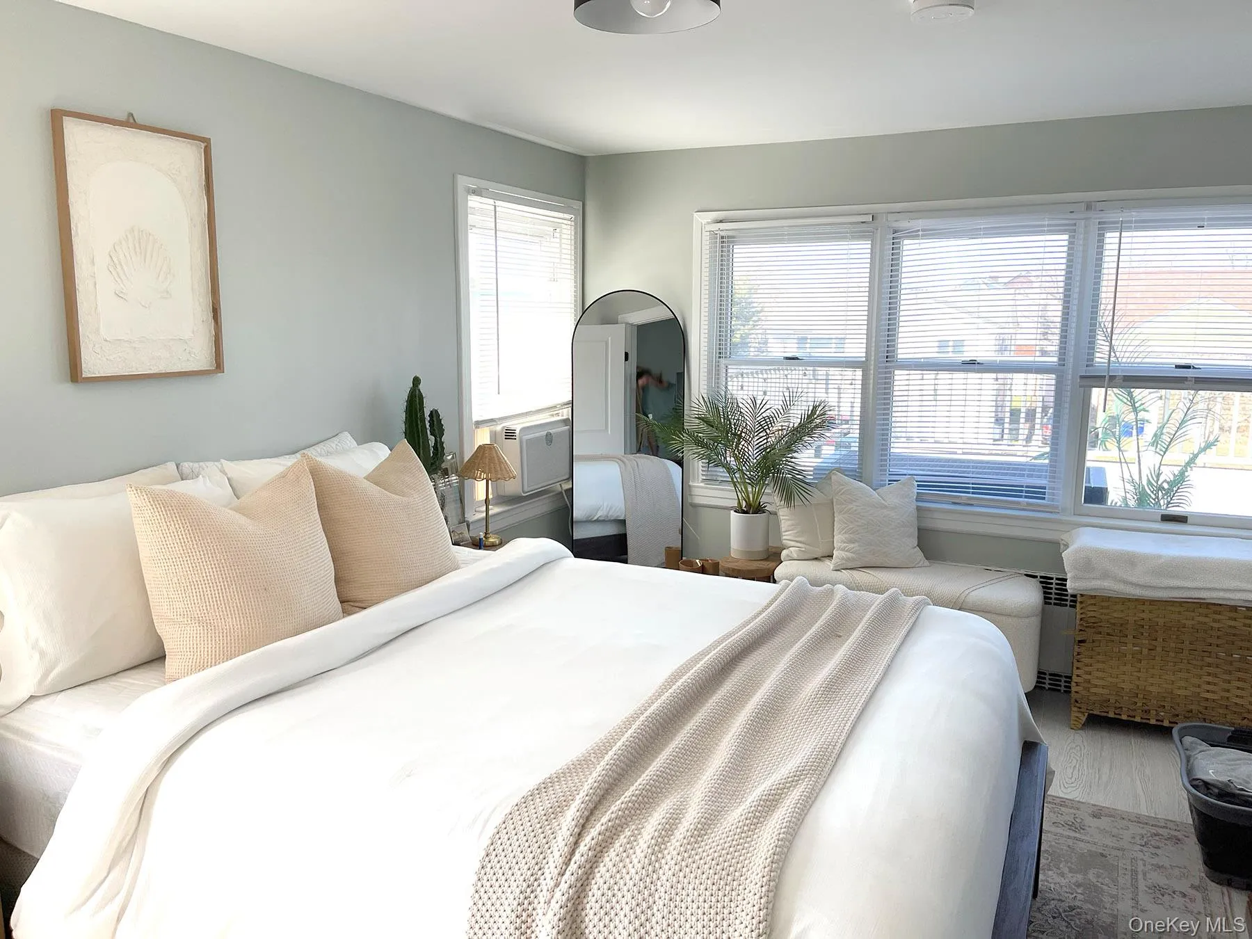 Bedroom #1 bright & spacious Bedroom #1 bright & spacious