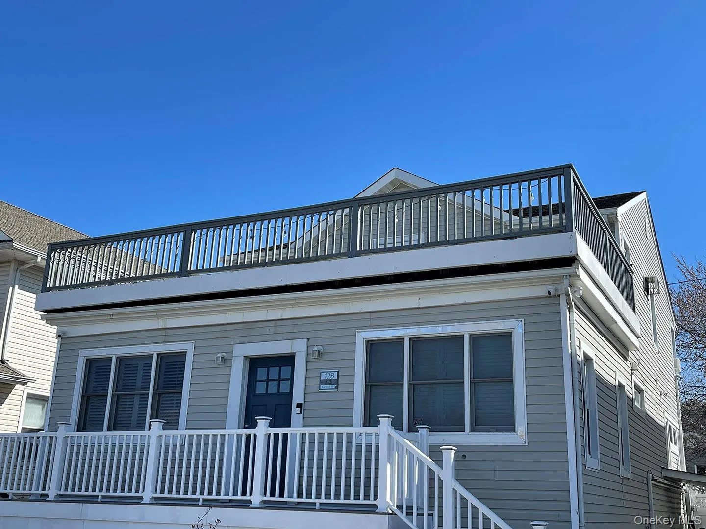 Upper deck Upper deck