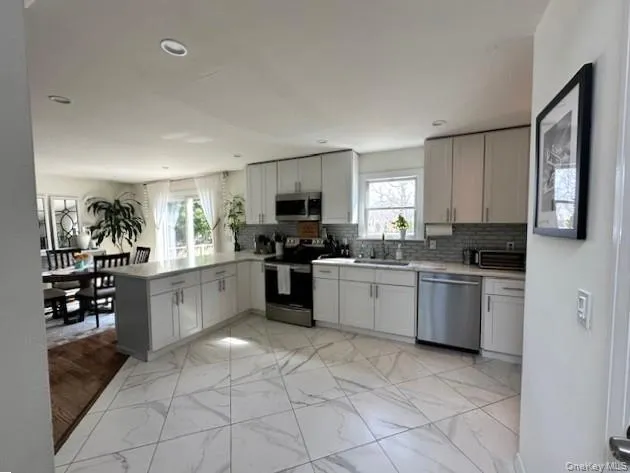 48 N Columbine Avenue, Southampton, New York 11946