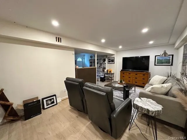 Finished Basement with Inside/Outside Entrances