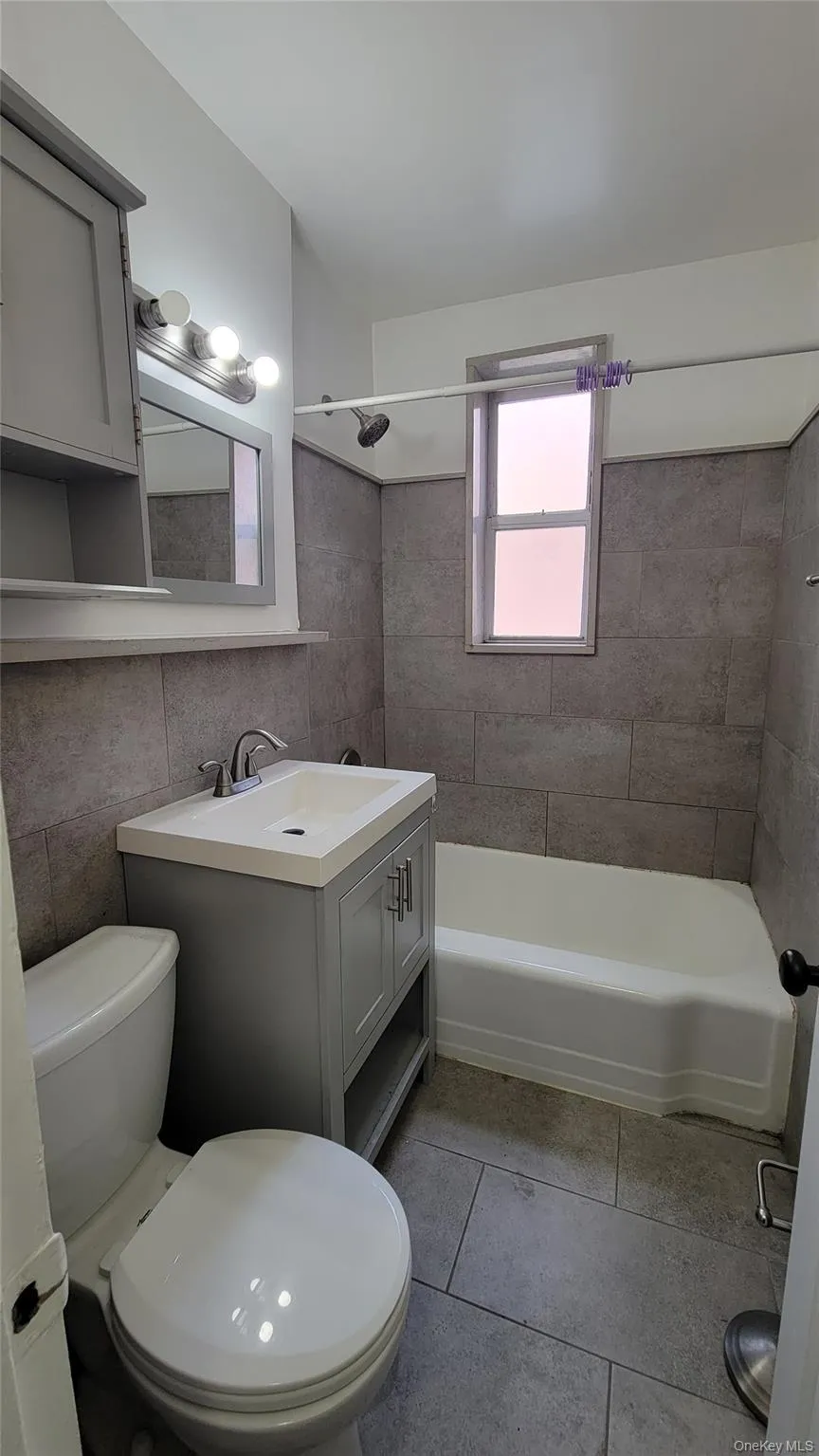 141-60 84th Road, New York, NY, 2 Rooms Rooms,1 BathroomBathrooms,Residential Lease,For Rent,84th,0,976560 141-60 84th Road, New York, NY, 2 Rooms Rooms,1 BathroomBathrooms,Residential Lease,For Rent,84th,0,976560