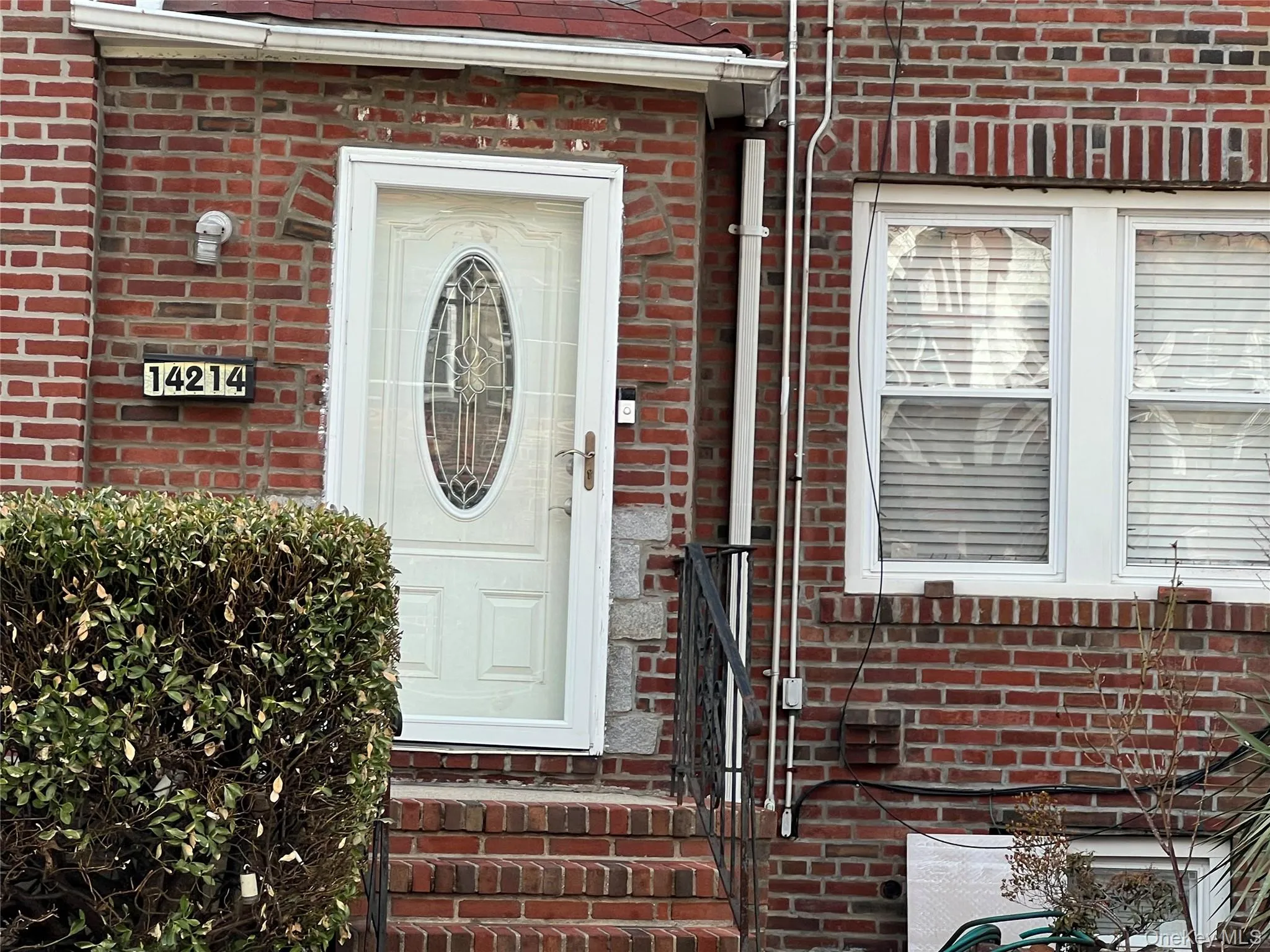 14214 231st Street, New York, NY, 3 Bedrooms Bedrooms, 8 Rooms Rooms,1 BathroomBathrooms,Residential,For Rent,231st,0,976568 14214 231st Street, New York, NY, 3 Bedrooms Bedrooms, 8 Rooms Rooms,1 BathroomBathrooms,Residential,For Rent,231st,0,976568