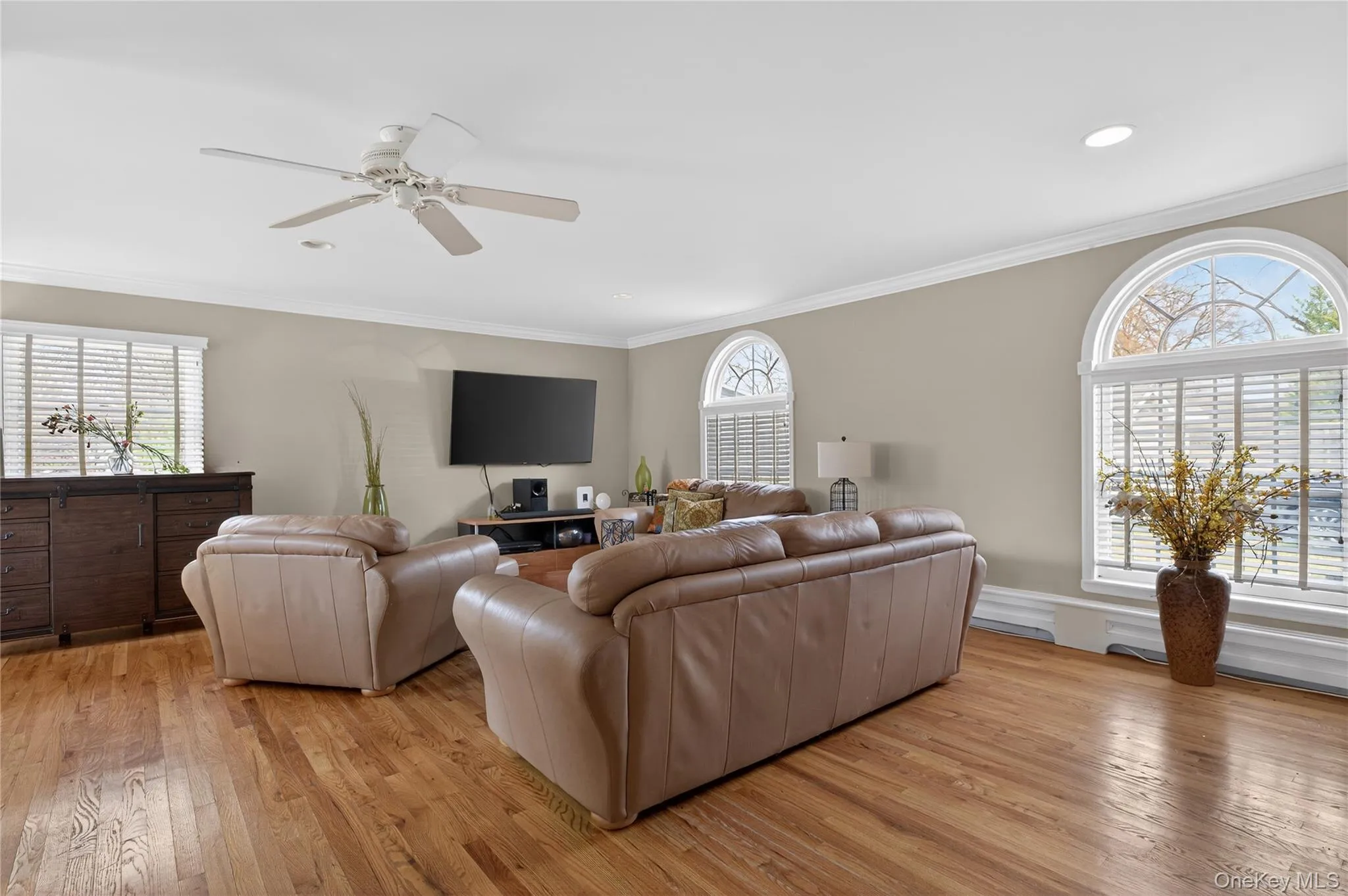 Large bonus room with access to backyard. Large bonus room with access to backyard.