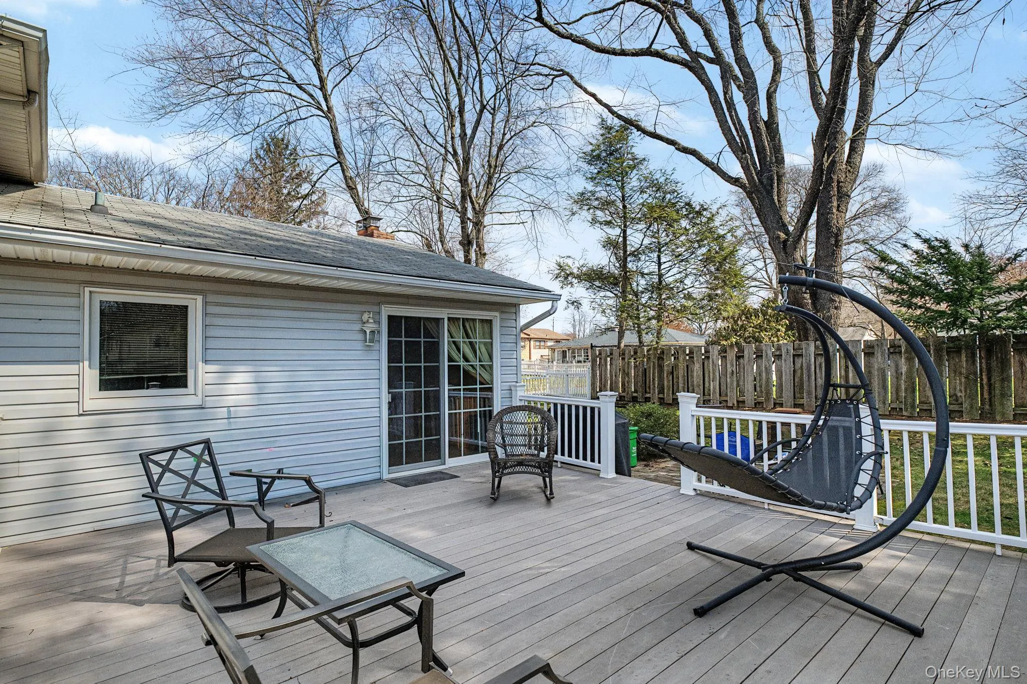 Deck access from the kitchen. Deck access from the kitchen.