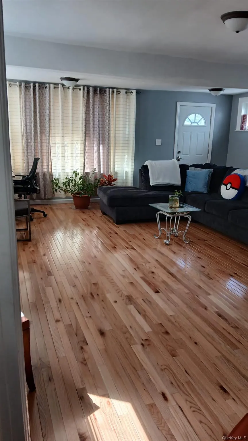 11633 198 Th Street, New York, NY, 3 Bedrooms Bedrooms, 8 Rooms Rooms,1 BathroomBathrooms,Residential Sale,For Rent,198 Th,0,976616 11633 198 Th Street, New York, NY, 3 Bedrooms Bedrooms, 8 Rooms Rooms,1 BathroomBathrooms,Residential Sale,For Rent,198 Th,0,976616