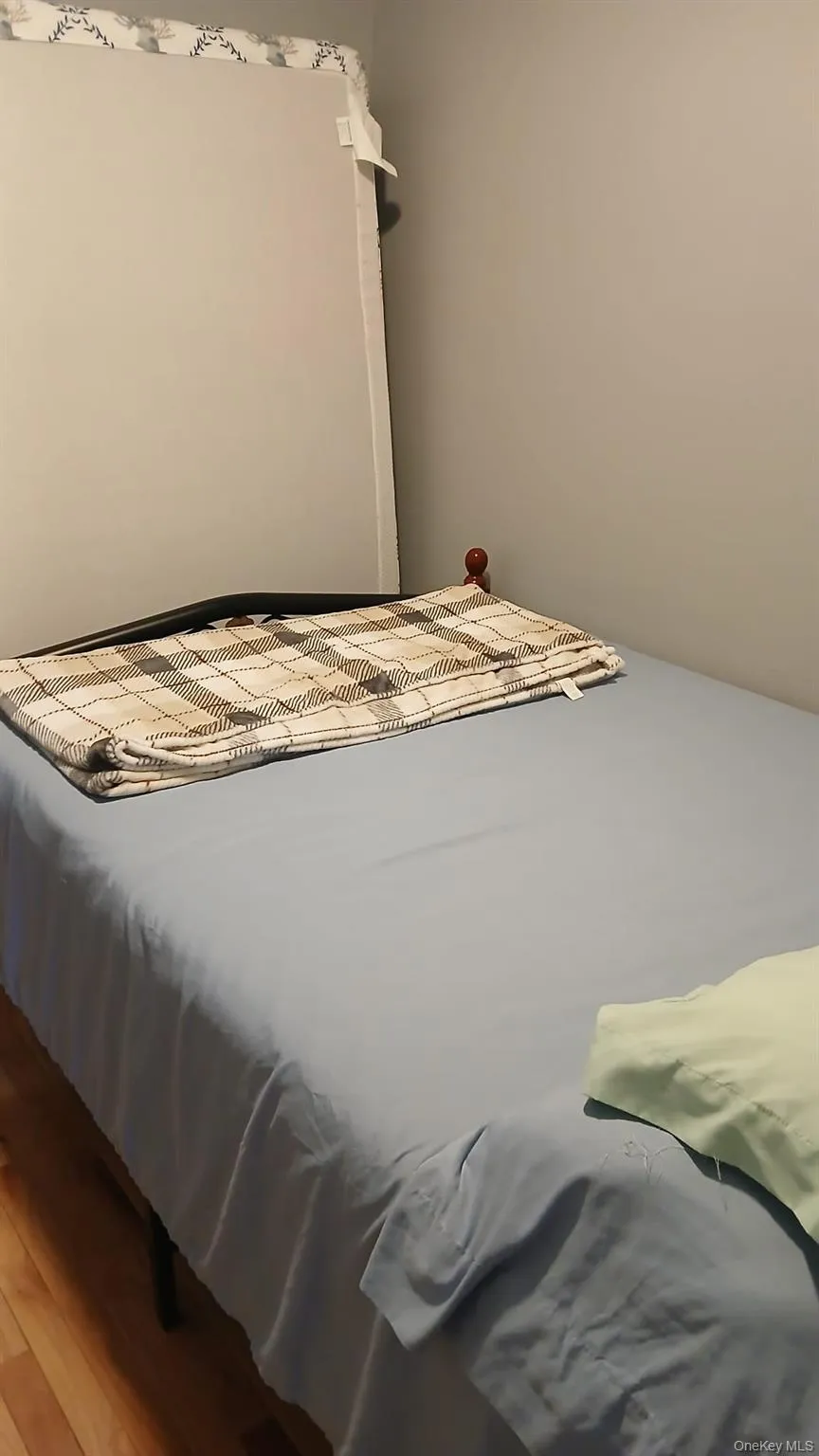 11633 198 Th Street, New York, NY, 3 Bedrooms Bedrooms, 8 Rooms Rooms,1 BathroomBathrooms,Residential Sale,For Rent,198 Th,0,976616 11633 198 Th Street, New York, NY, 3 Bedrooms Bedrooms, 8 Rooms Rooms,1 BathroomBathrooms,Residential Sale,For Rent,198 Th,0,976616