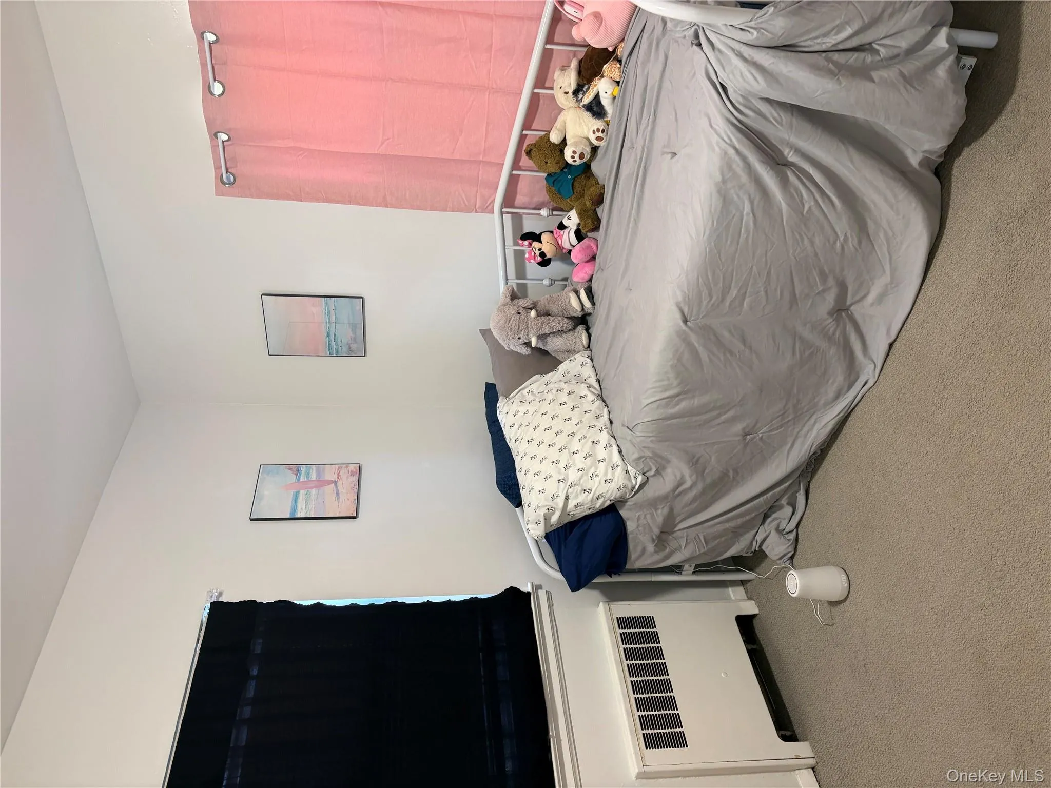 Queen Bedroom Queen Bedroom