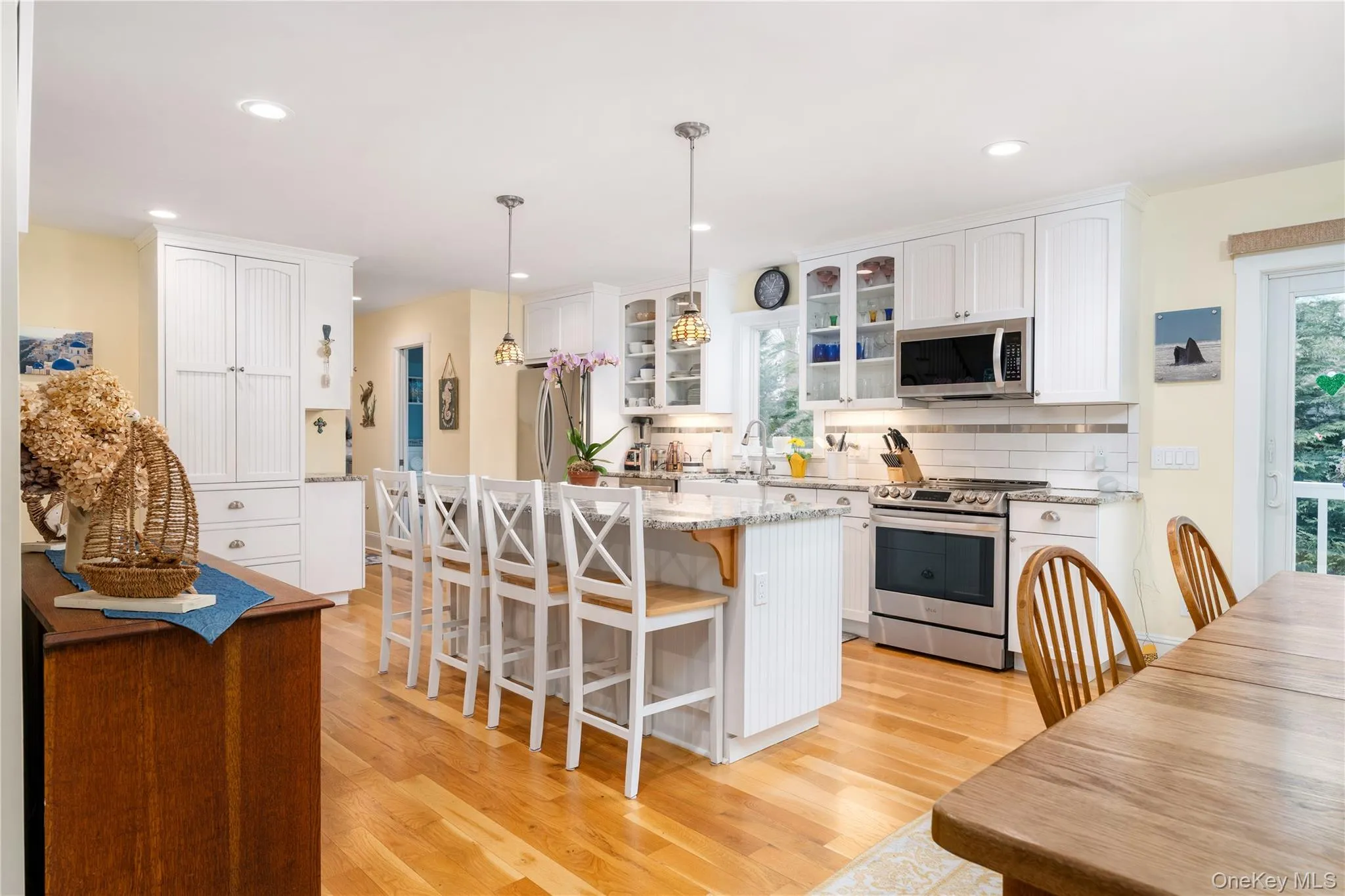 61 Atlantic Avenue, Southampton, NY, 3 Bedrooms Bedrooms, 8 Rooms Rooms,2 BathroomsBathrooms,Residential Lease,For Rent,Atlantic,0,976659 61 Atlantic Avenue, Southampton, NY, 3 Bedrooms Bedrooms, 8 Rooms Rooms,2 BathroomsBathrooms,Residential Lease,For Rent,Atlantic,0,976659