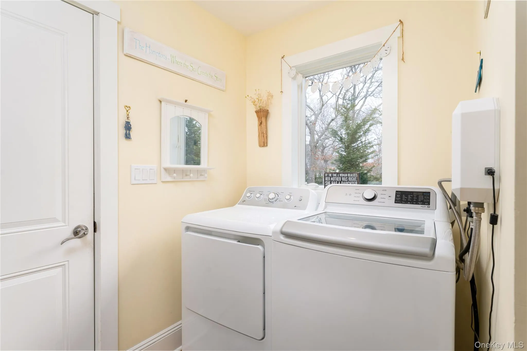 61 Atlantic Avenue, Southampton, NY, 3 Bedrooms Bedrooms, 8 Rooms Rooms,2 BathroomsBathrooms,Residential Lease,For Rent,Atlantic,0,976659 61 Atlantic Avenue, Southampton, NY, 3 Bedrooms Bedrooms, 8 Rooms Rooms,2 BathroomsBathrooms,Residential Lease,For Rent,Atlantic,0,976659