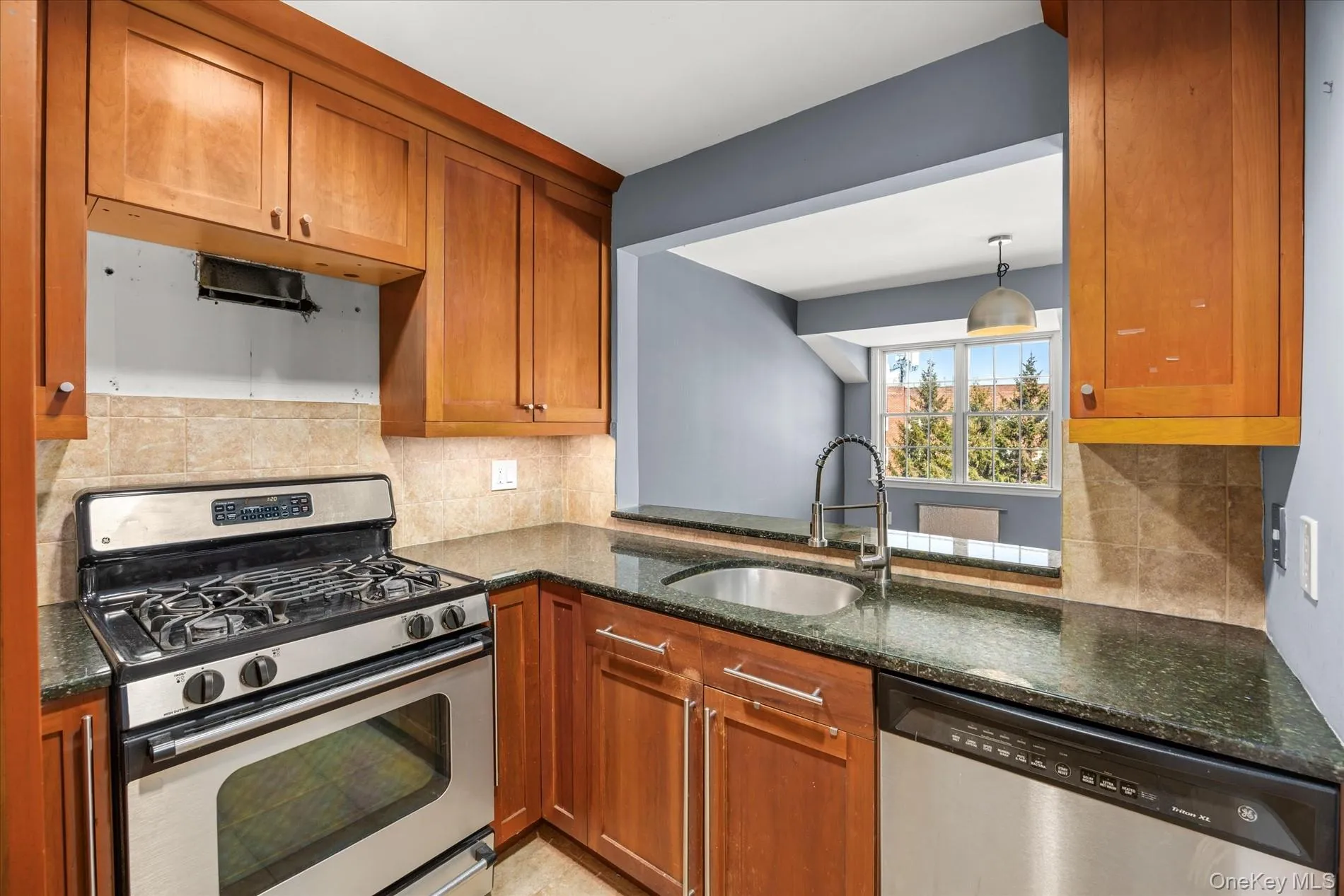 9428 Magnolia Court, New York, NY, 2 Bedrooms Bedrooms, 5 Rooms Rooms,2 BathroomsBathrooms,Residential,For Rent,Magnolia,0,976671 9428 Magnolia Court, New York, NY, 2 Bedrooms Bedrooms, 5 Rooms Rooms,2 BathroomsBathrooms,Residential,For Rent,Magnolia,0,976671