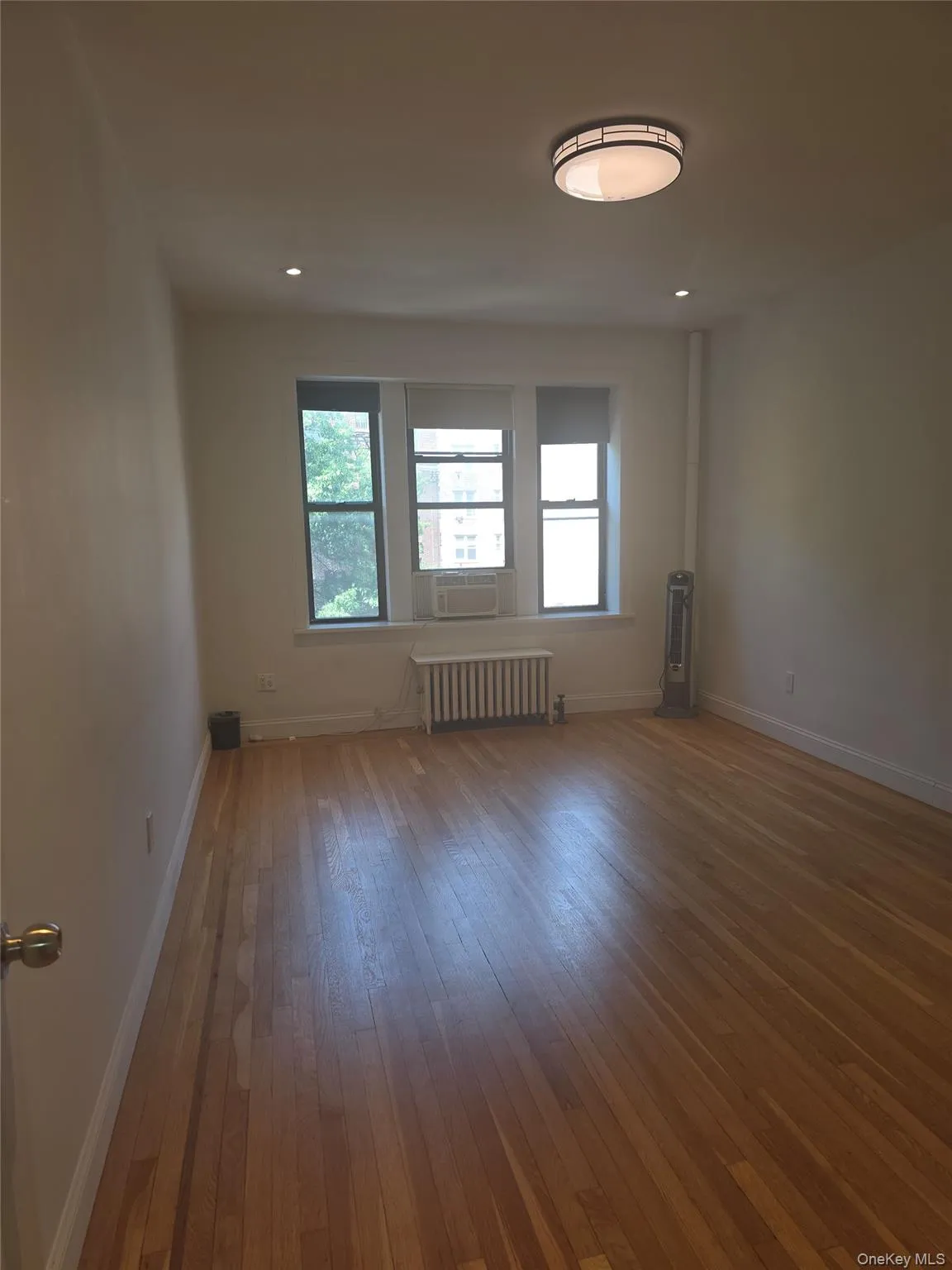4220 Kissena Boulevard, New York, NY, 2 Bedrooms Bedrooms, 8 Rooms Rooms,1 BathroomBathrooms,Residential Lease,For Rent,Kissena,0,976678 4220 Kissena Boulevard, New York, NY, 2 Bedrooms Bedrooms, 8 Rooms Rooms,1 BathroomBathrooms,Residential Lease,For Rent,Kissena,0,976678