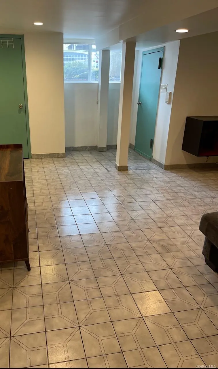 21-37 36th Street, New York, NY, 1 Bedroom Bedrooms, 3 Rooms Rooms,1 BathroomBathrooms,Residential Lease,For Rent,36th,0,976694 21-37 36th Street, New York, NY, 1 Bedroom Bedrooms, 3 Rooms Rooms,1 BathroomBathrooms,Residential Lease,For Rent,36th,0,976694