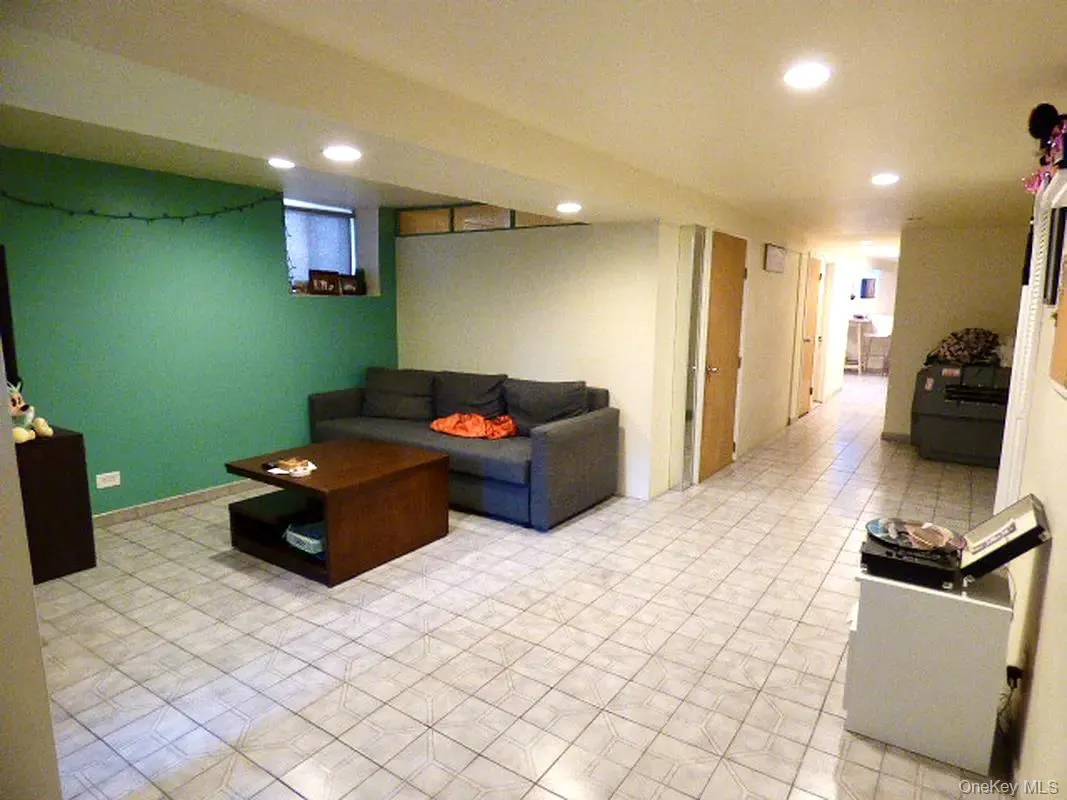 21-37 36th Street, New York, NY, 1 Bedroom Bedrooms, 3 Rooms Rooms,1 BathroomBathrooms,Residential Lease,For Rent,36th,0,976694 21-37 36th Street, New York, NY, 1 Bedroom Bedrooms, 3 Rooms Rooms,1 BathroomBathrooms,Residential Lease,For Rent,36th,0,976694