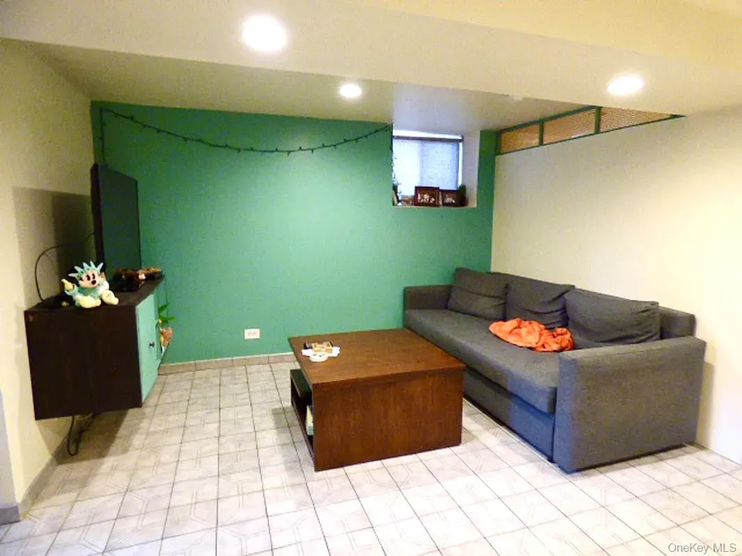 21-37 36th Street, New York, NY, 1 Bedroom Bedrooms, 3 Rooms Rooms,1 BathroomBathrooms,Residential Lease,For Rent,36th,0,976694 21-37 36th Street, New York, NY, 1 Bedroom Bedrooms, 3 Rooms Rooms,1 BathroomBathrooms,Residential Lease,For Rent,36th,0,976694