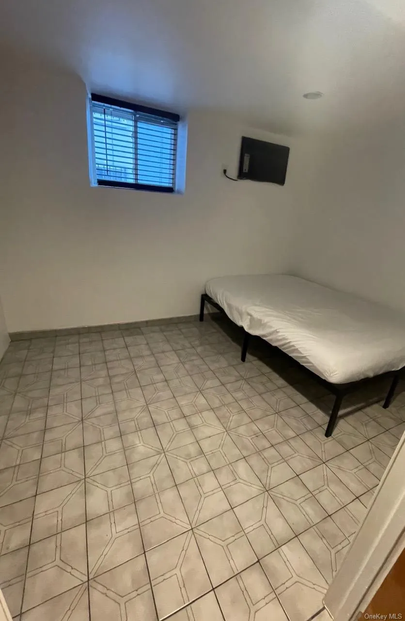 21-37 36th Street, New York, NY, 1 Bedroom Bedrooms, 3 Rooms Rooms,1 BathroomBathrooms,Residential Lease,For Rent,36th,0,976694 21-37 36th Street, New York, NY, 1 Bedroom Bedrooms, 3 Rooms Rooms,1 BathroomBathrooms,Residential Lease,For Rent,36th,0,976694