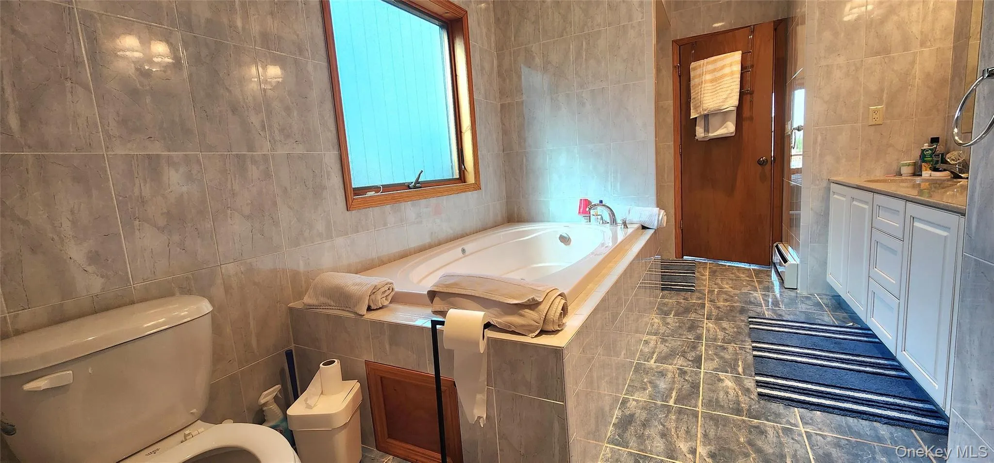 9 Surrey Street, Thompson, NY, 4 Bedrooms Bedrooms, 10 Rooms Rooms,3 BathroomsBathrooms,Residential,For Rent,Surrey,0,976701 9 Surrey Street, Thompson, NY, 4 Bedrooms Bedrooms, 10 Rooms Rooms,3 BathroomsBathrooms,Residential,For Rent,Surrey,0,976701