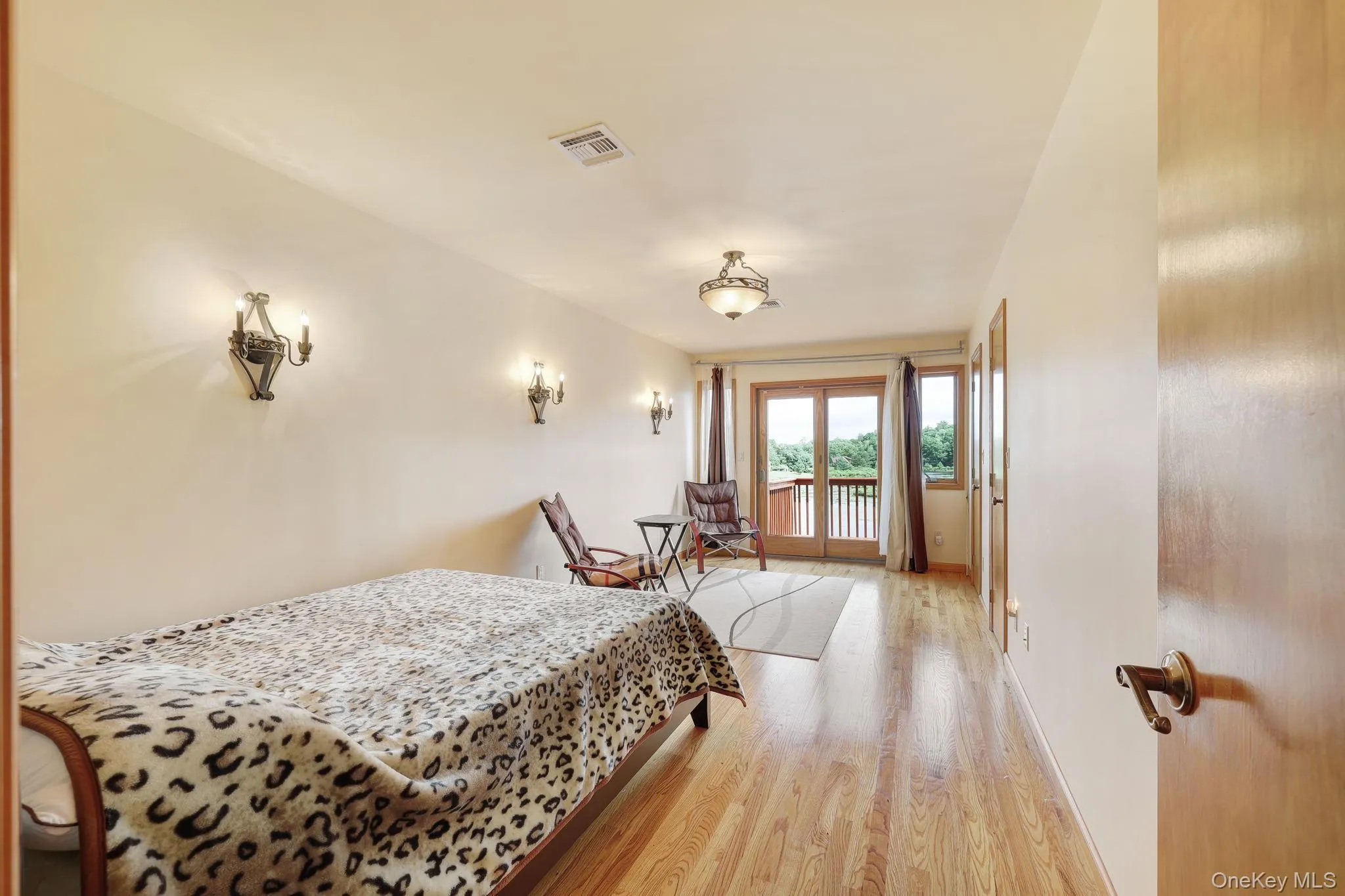 9 Surrey Street, Thompson, NY, 4 Bedrooms Bedrooms, 10 Rooms Rooms,3 BathroomsBathrooms,Residential,For Rent,Surrey,0,976701 9 Surrey Street, Thompson, NY, 4 Bedrooms Bedrooms, 10 Rooms Rooms,3 BathroomsBathrooms,Residential,For Rent,Surrey,0,976701