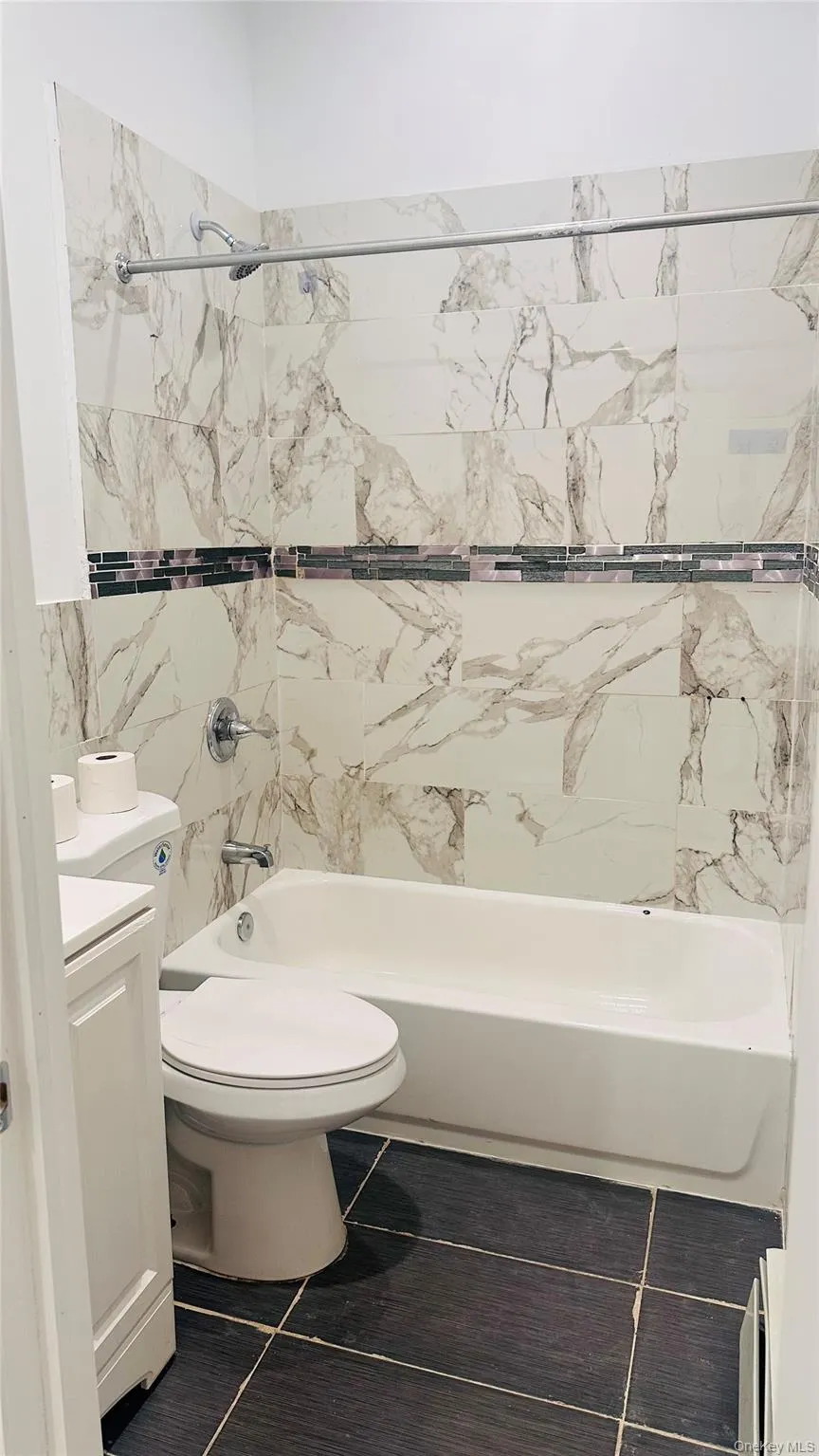 348 Eldert Lane, New York, NY, 4 Bedrooms Bedrooms, 6 Rooms Rooms,1 BathroomBathrooms,Residential Lease,For Rent,Eldert,0,976704 348 Eldert Lane, New York, NY, 4 Bedrooms Bedrooms, 6 Rooms Rooms,1 BathroomBathrooms,Residential Lease,For Rent,Eldert,0,976704