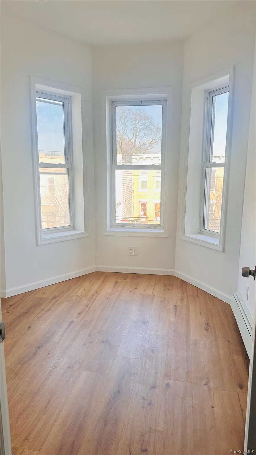 348 Eldert Lane, New York, NY, 4 Bedrooms Bedrooms, 6 Rooms Rooms,1 BathroomBathrooms,Residential Lease,For Rent,Eldert,0,976704 348 Eldert Lane, New York, NY, 4 Bedrooms Bedrooms, 6 Rooms Rooms,1 BathroomBathrooms,Residential Lease,For Rent,Eldert,0,976704