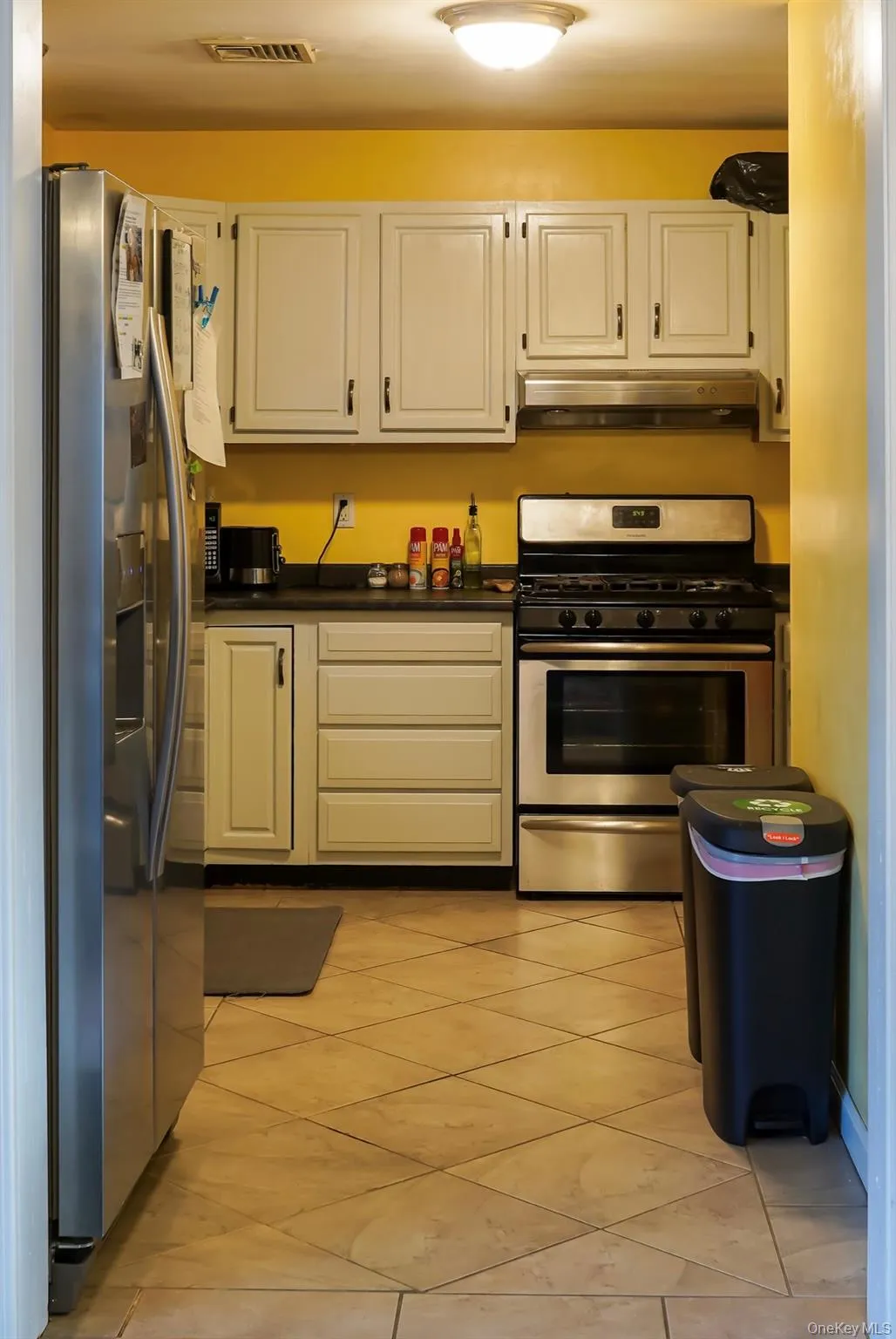 104 Zugibe Court, Haverstraw, NY, 3 Bedrooms Bedrooms, 8 Rooms Rooms,2 BathroomsBathrooms,Residential Lease,For Rent,Zugibe,0,976715 104 Zugibe Court, Haverstraw, NY, 3 Bedrooms Bedrooms, 8 Rooms Rooms,2 BathroomsBathrooms,Residential Lease,For Rent,Zugibe,0,976715