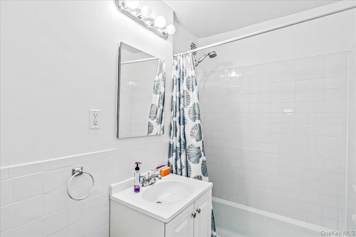 14215 Franklin Avenue, New York, NY, 1 Bedroom Bedrooms, 1 Room Rooms,1 BathroomBathrooms,Residential,For Rent,Franklin,0,976718 14215 Franklin Avenue, New York, NY, 1 Bedroom Bedrooms, 1 Room Rooms,1 BathroomBathrooms,Residential,For Rent,Franklin,0,976718